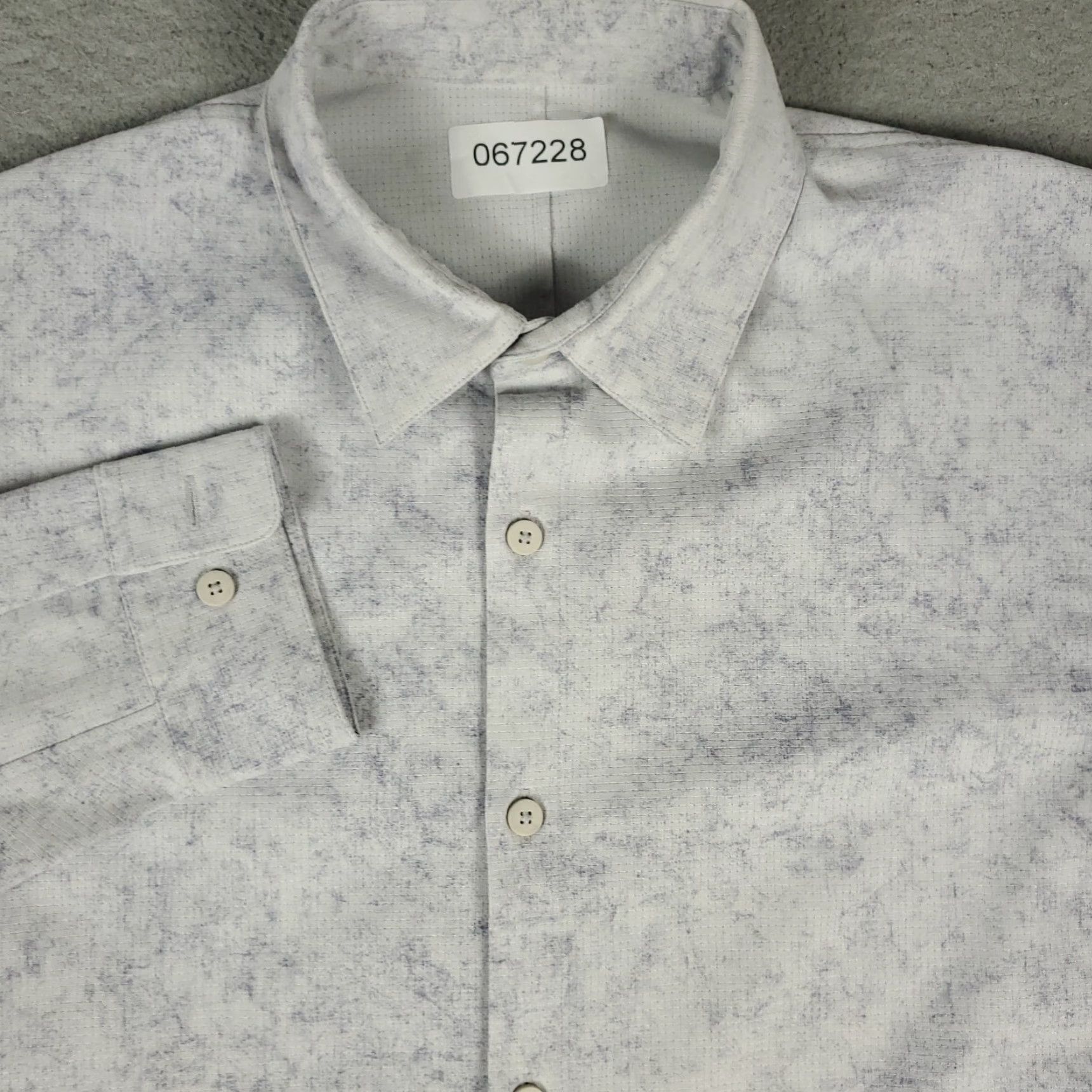 Lululemon Lululemon Shirt Mens Size Medium Blue White Stretch Casual Button Up Long Sleeve Shirt Size US M / EU 48-50 / 2 - 2 Thumbnail