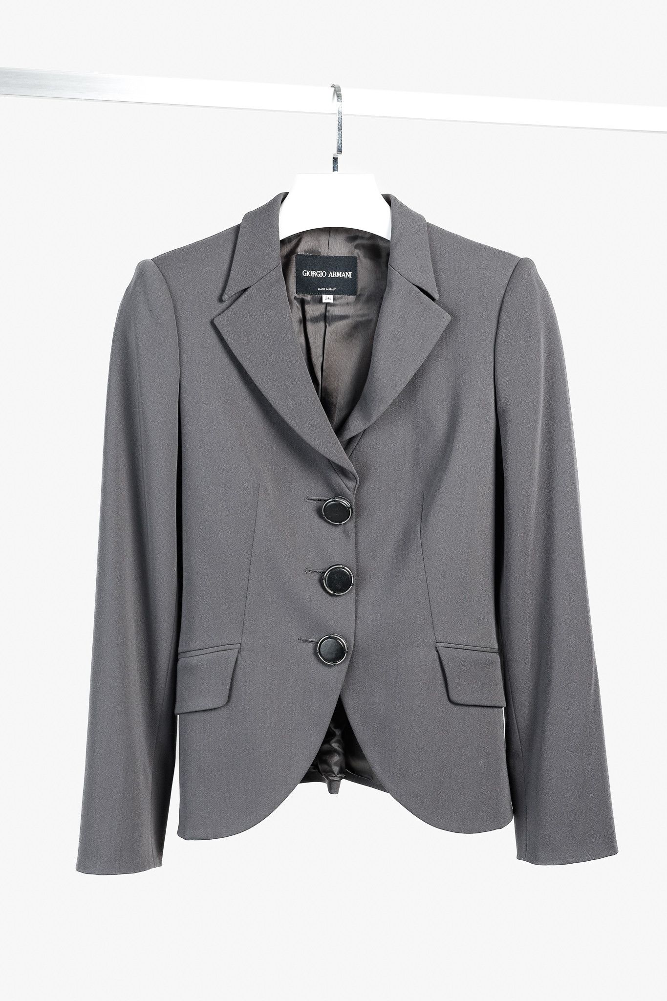 Giorgio Armani Giorgio Armani Wool Blazer With Raised Leather Buttons Size XS / US 0-2 / IT 36-38 - 1 Thumbnail