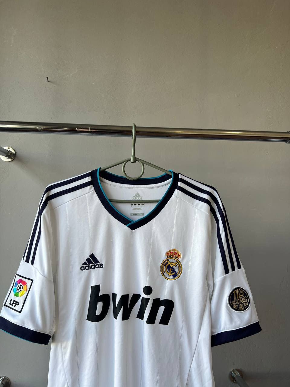 Adidas 2012/13 REAL MADRID HOME SOCCER FOOTBALL JERSEY SHIRT ADIDAS Size US M / EU 48-50 / 2 - 6 Thumbnail