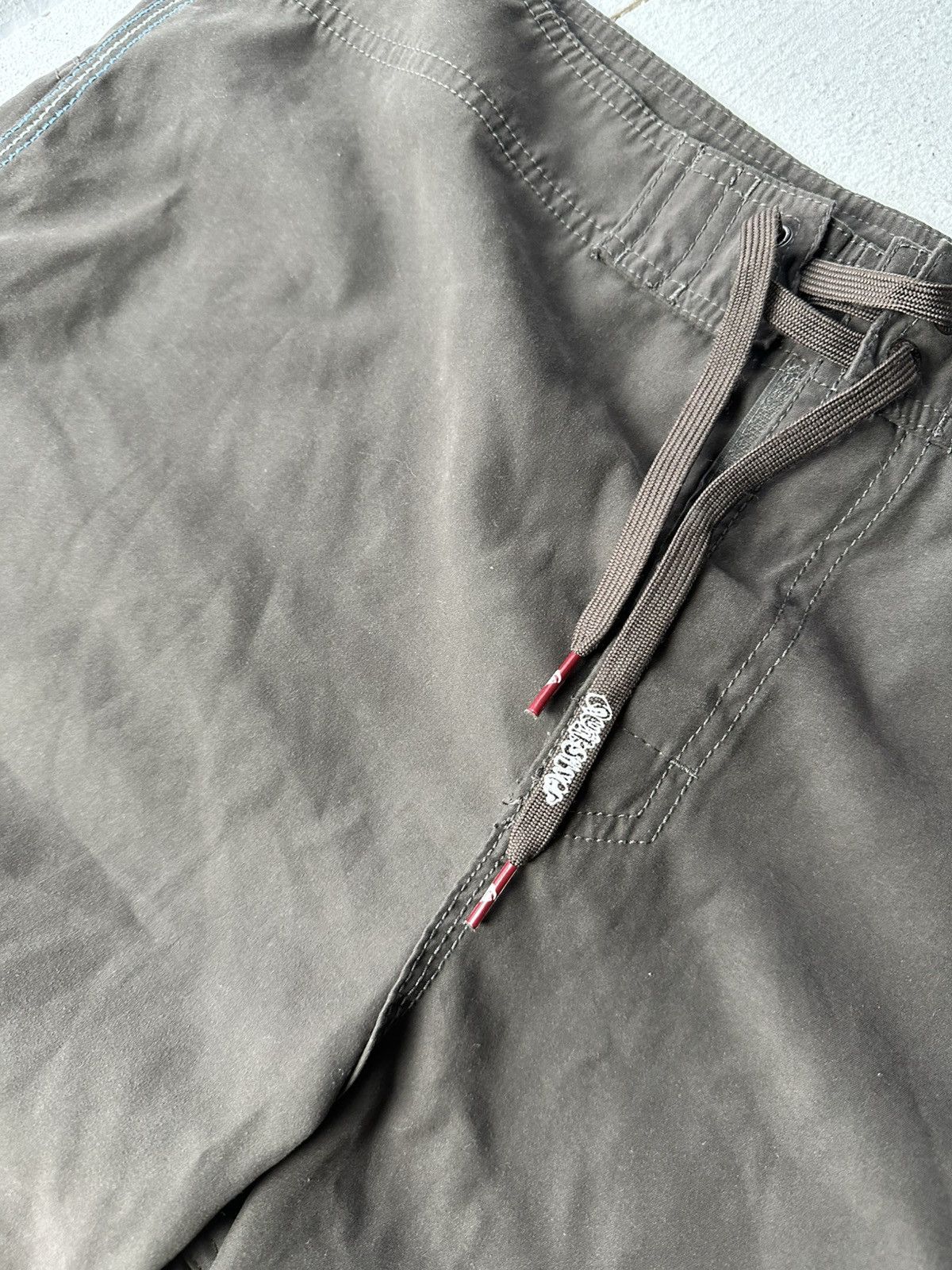 Quiksilver 🚨Vintage Quiksilver Shorts Big Logo Y2K Style 90s Surfing Size US 33 - 5 Thumbnail
