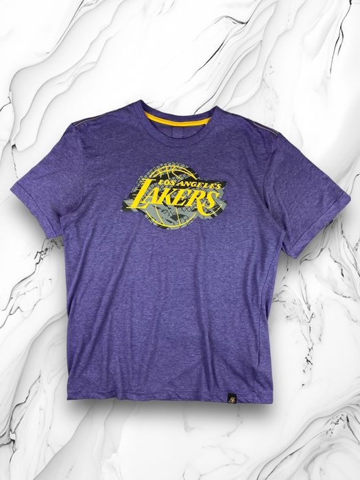 Adidas lakers best sale t shirt