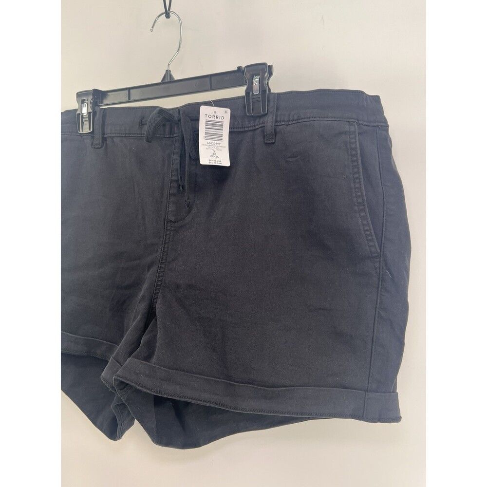 Torrid NWT Torrid 3.5” Pull-On Weekend Stretch Twill Stretch Short Size 40" / US 18 - 2 Thumbnail
