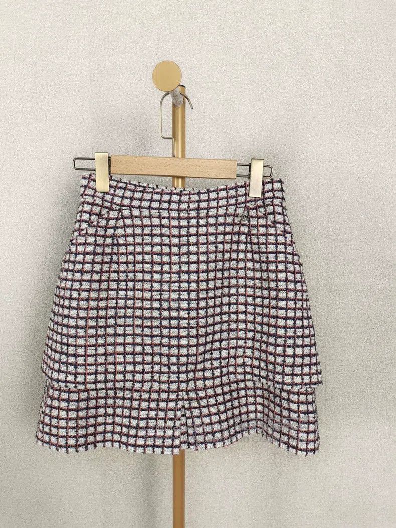 Chanel Chanel Tweed silver silk A-line skirt Size 24" / US 00 / IT 34 - 1 Thumbnail
