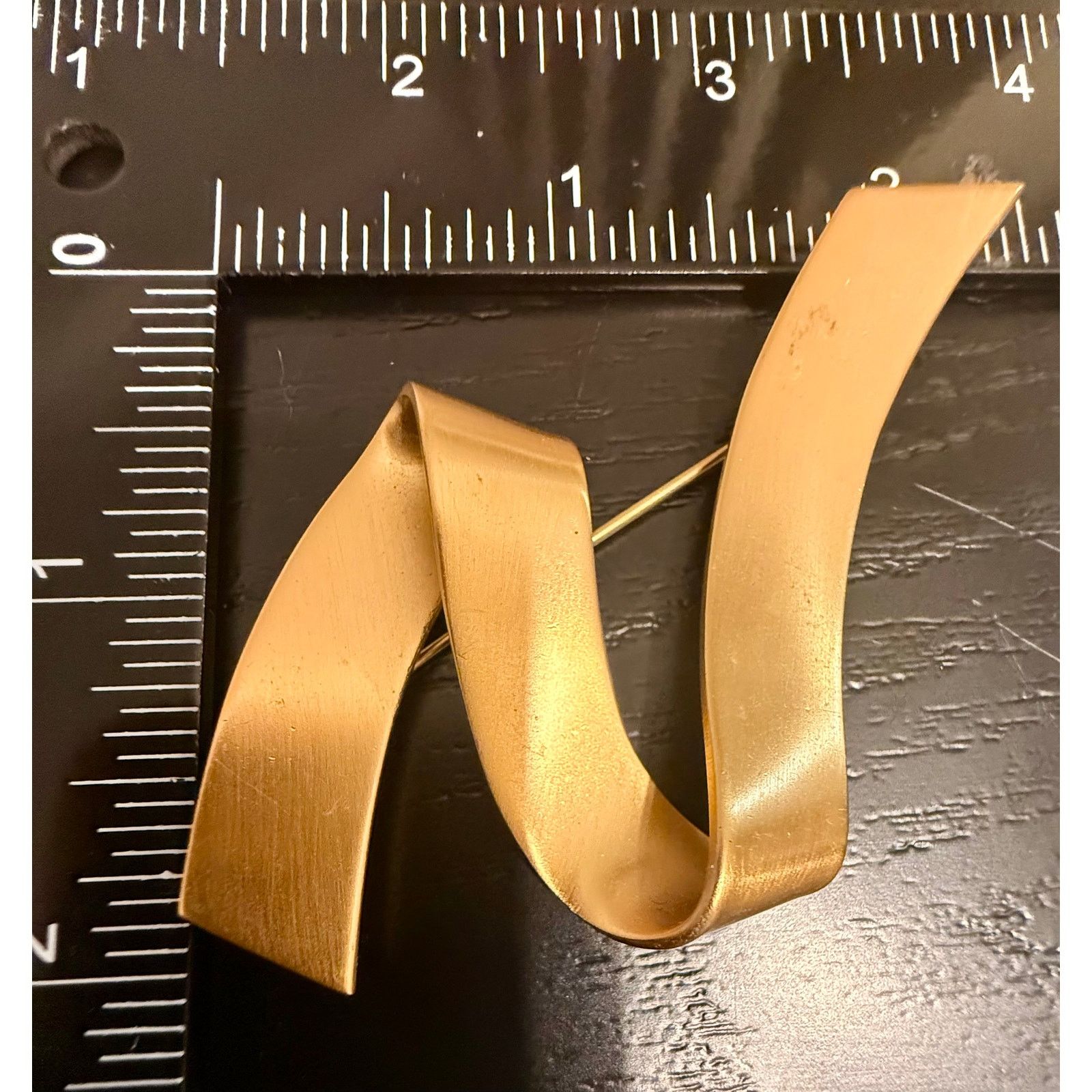 Monet Vintage Signed Monet Gold Tone Ribbon Brooch Size ONE SIZE - 5 Thumbnail