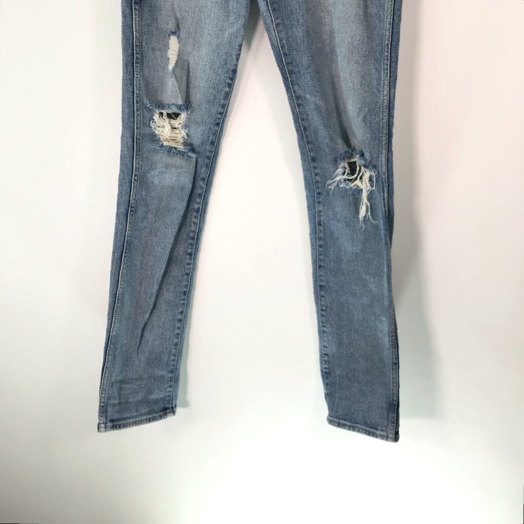 Gap Gap Women Jeans Slim Straight Distressed Blue 25 Regular Inseam 32 Mid Rise Denim 5-Pocket Button Zipper Belt Loops US Size 25R/26X32 Size 42" / US 20 - 4 Thumbnail