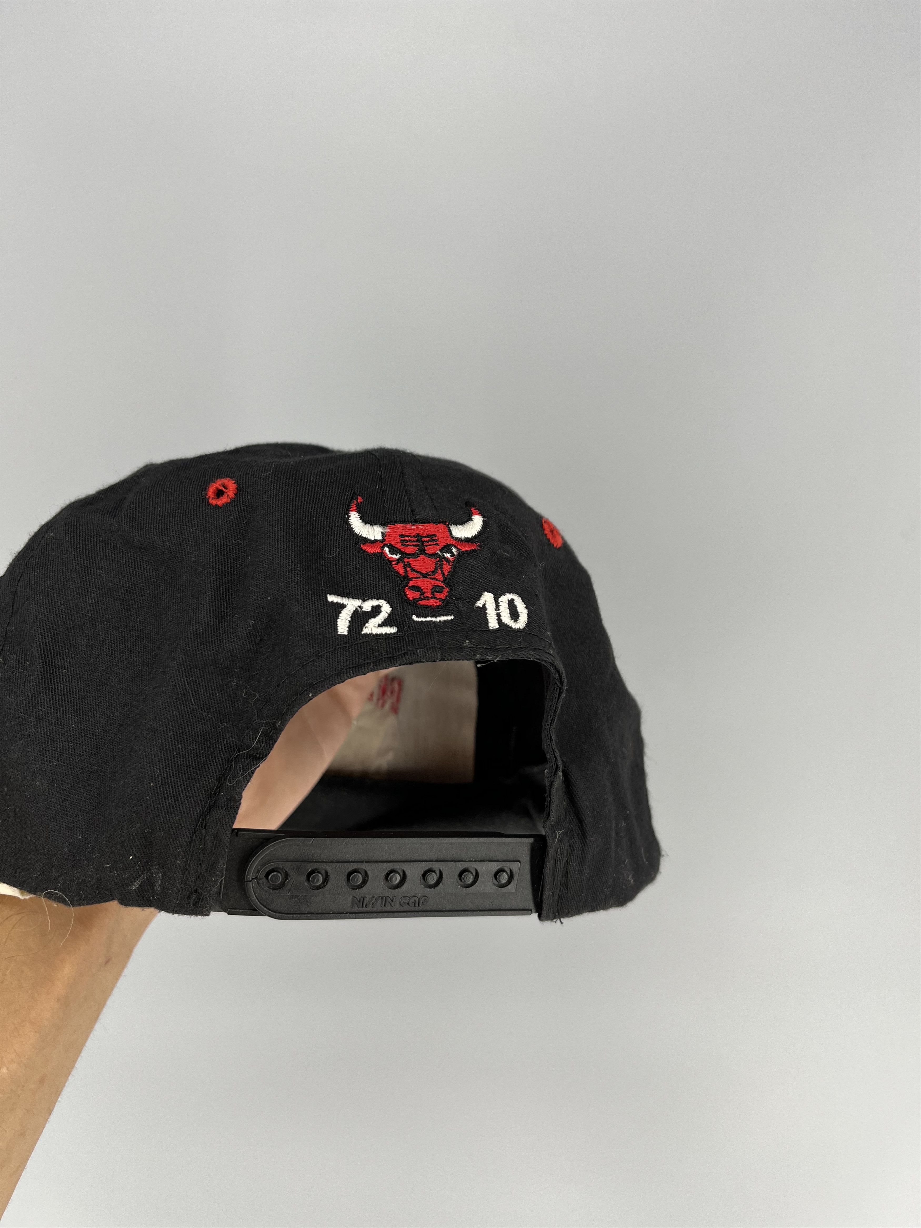 NBA × NHL × Vintage Vintage Chicago Bulls 90s 95 96 best record Cap Size ONE SIZE - 2 Thumbnail