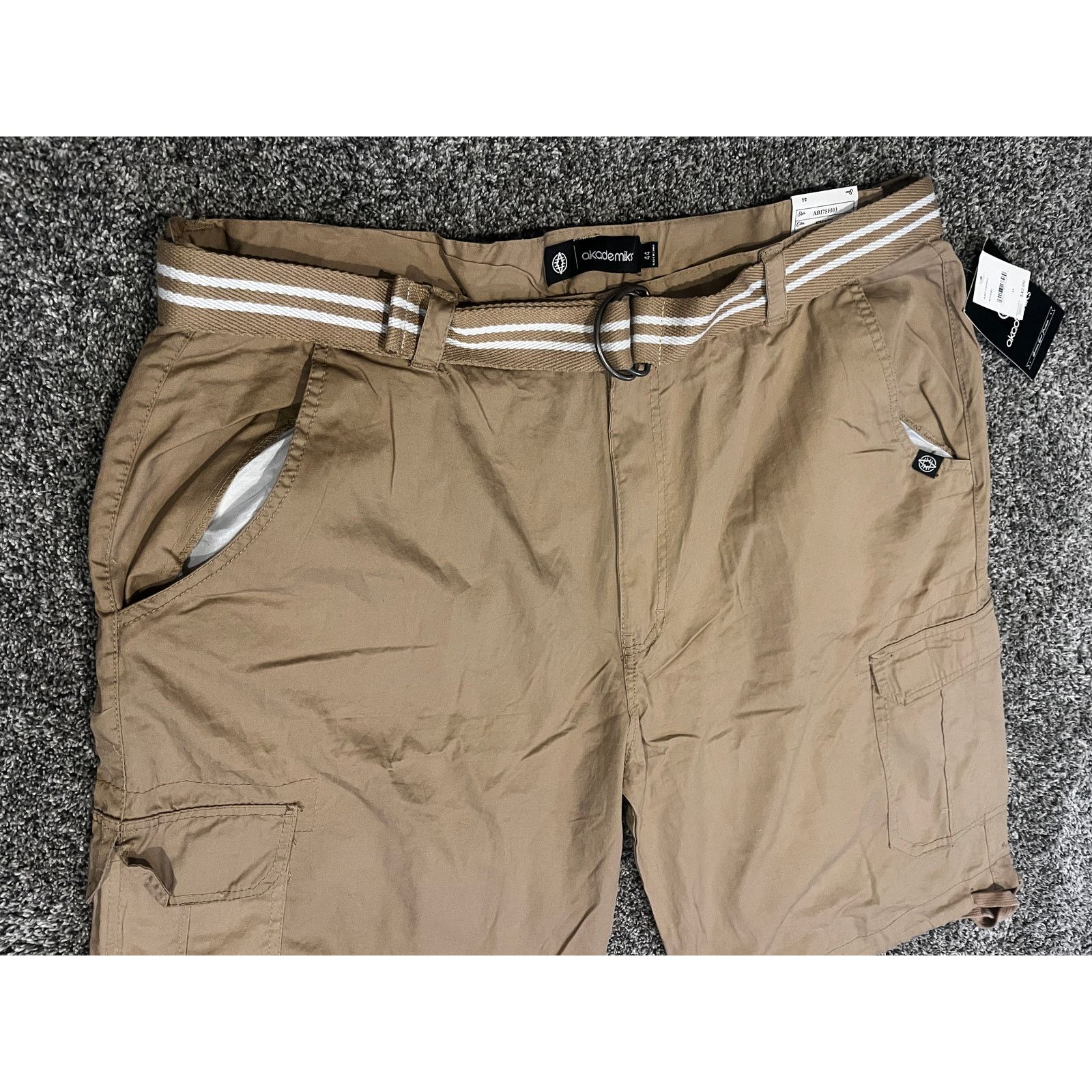 Akademiks NWT Akademiks Cargo Shorts Khaki Men's Size 44 Size US 44 / EU 60 - 2 Thumbnail