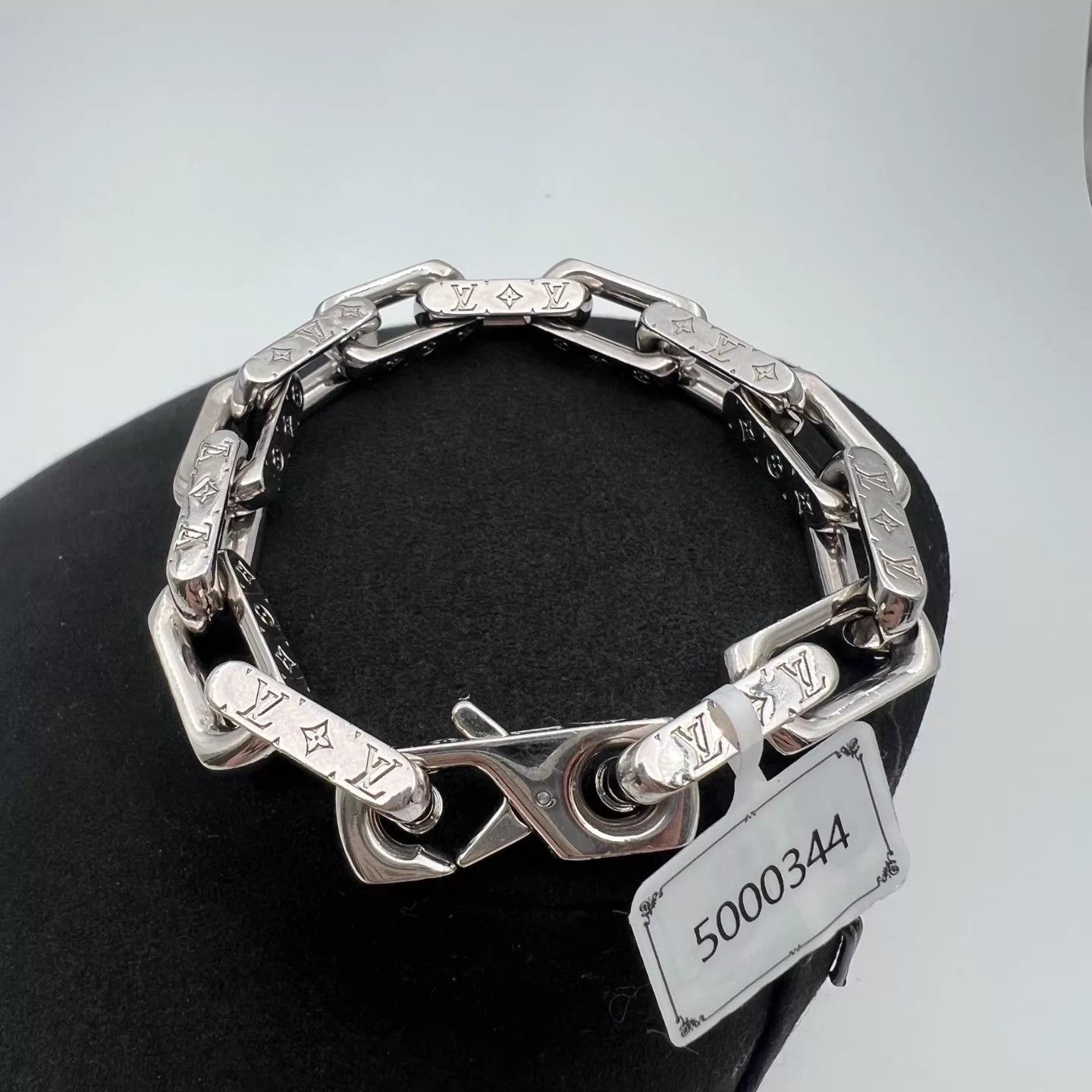 Louis Vuitton LV Cuban Bamboo Silver Bracelet 99 Size ONE SIZE - 1 Thumbnail