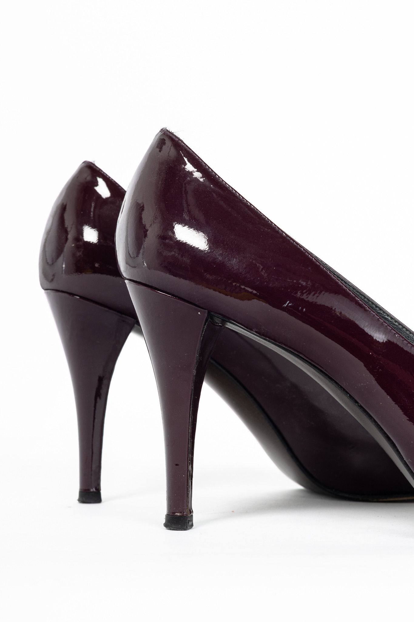 Stuart Weitzman Stuart Weitzman Spice Patent-Leather Bow Peep-Toe Pumps Size US 9 / IT 39 - 8 Thumbnail