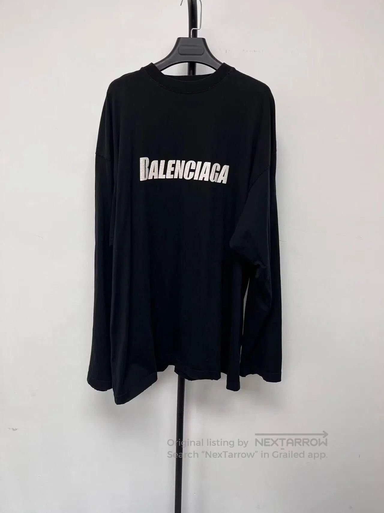 balenciaga long sleeve logo t.