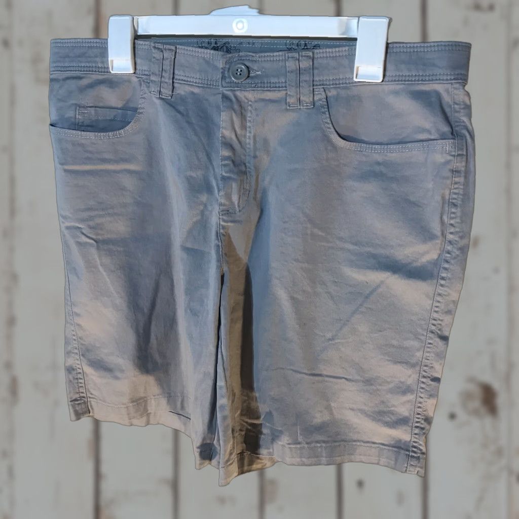 Lee VINTAGE Lee Khaki Bermuda Shorts Womens Size 14 Gray Classic 5-Pocket Lightweight Stretch Casual Travel Size 36" / US 14 / IT 50 - 1 Thumbnail