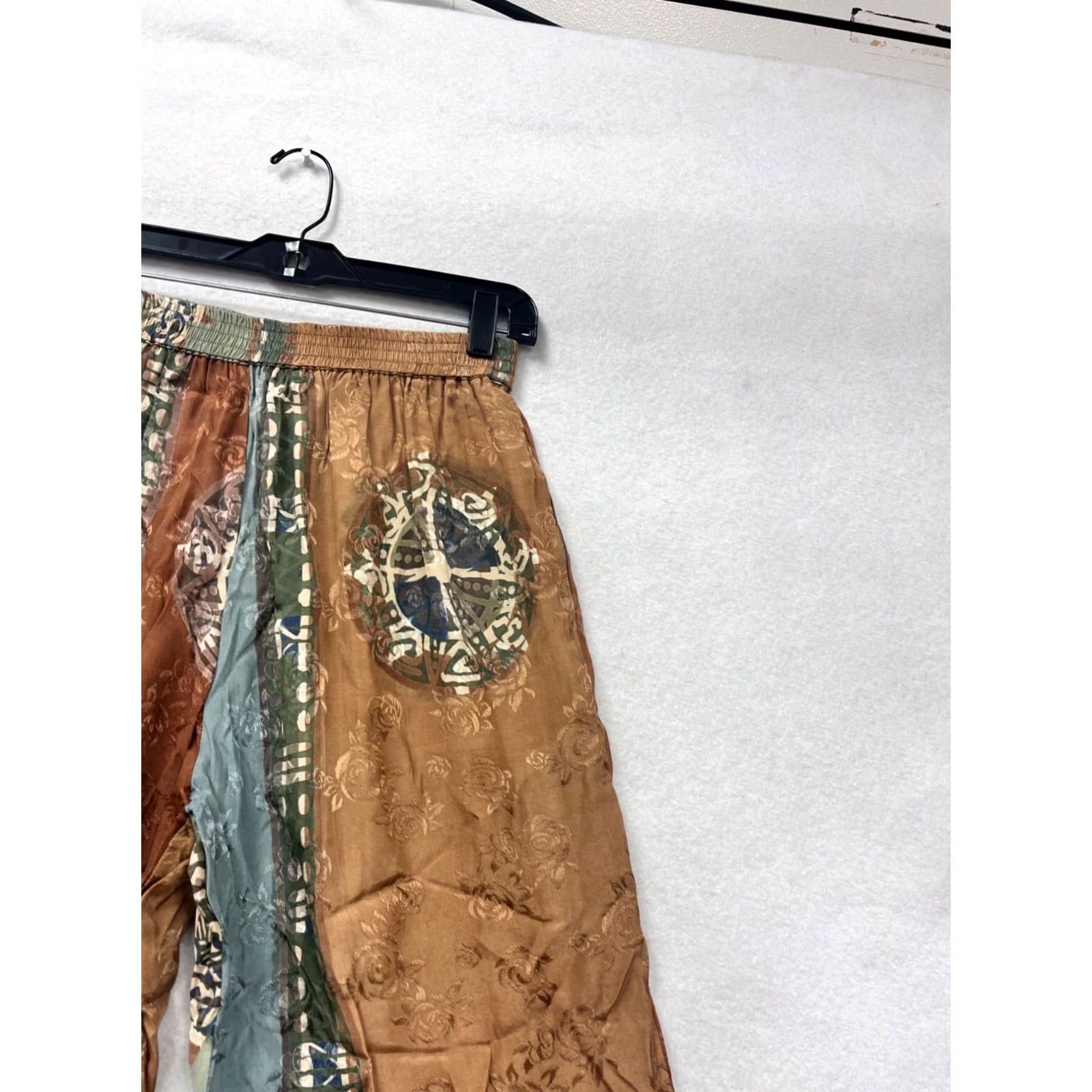 Globe-Trotter Globe Trotter Pants Women's M Green Patchwork Wide-Leg Rayon Boho Tie Elastic Waist Ankle Floral Medallion 8510 Size 32" / US 10 / IT 46 - 6 Thumbnail