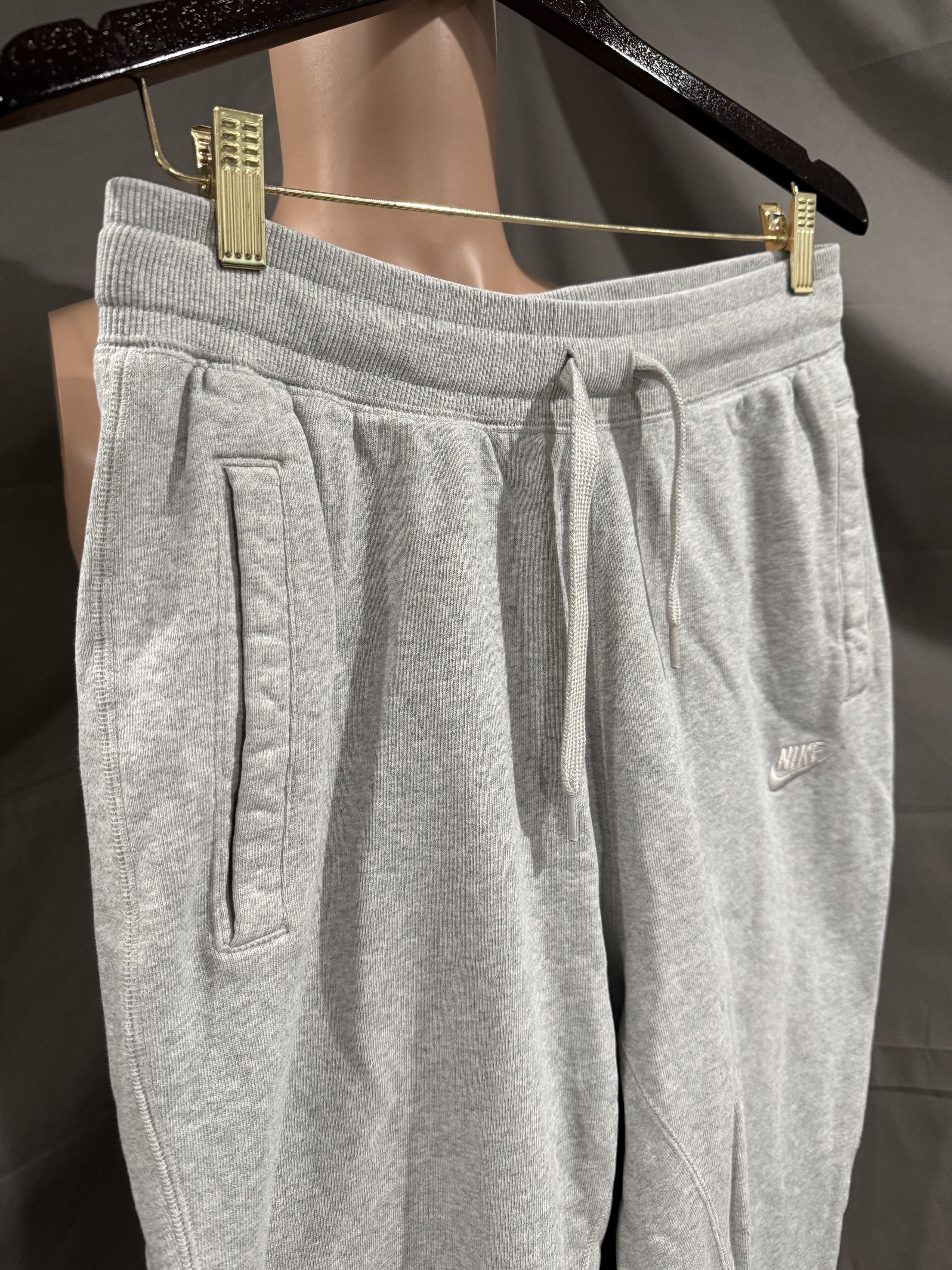 Nike Nike Fleece Jogger Sweatpant Heather Gray Size Medium Size US 32 / EU 48 - 4 Thumbnail
