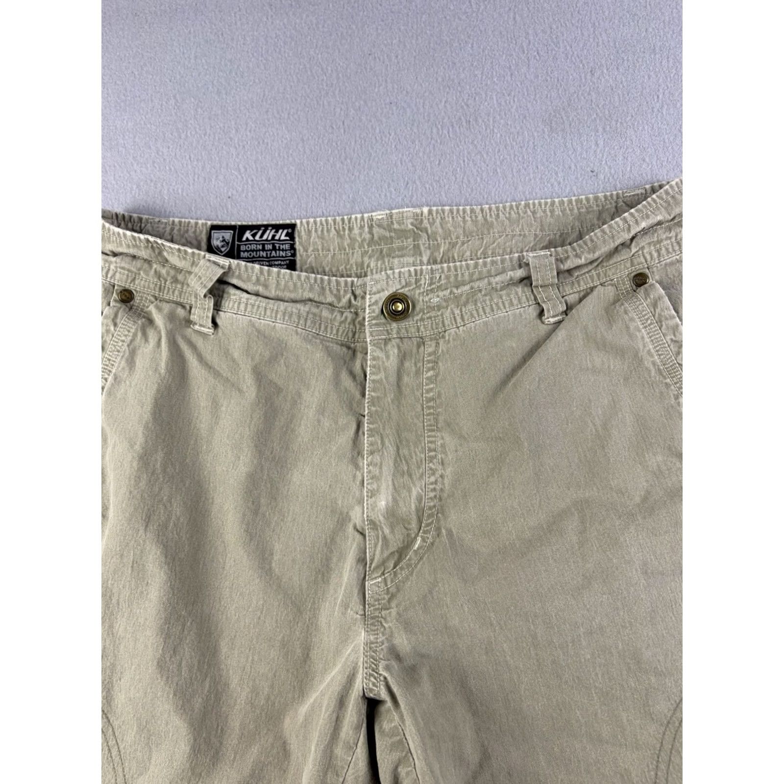 Vintage Kuhl Renegade Shorts Men’s 34 Brown Cargo Pockets Outdoor Utility Hiking Cargo Short Mens 34 Brown Size US 34 / EU 50 - 2 Thumbnail