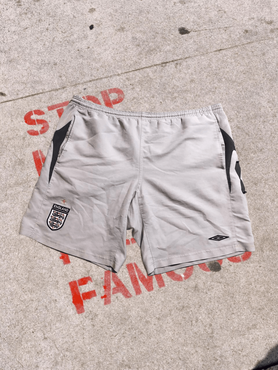 Umbro Vintage 90s Umbro shorts streetwear y2k Size US 38 / EU 54 - 1 Thumbnail