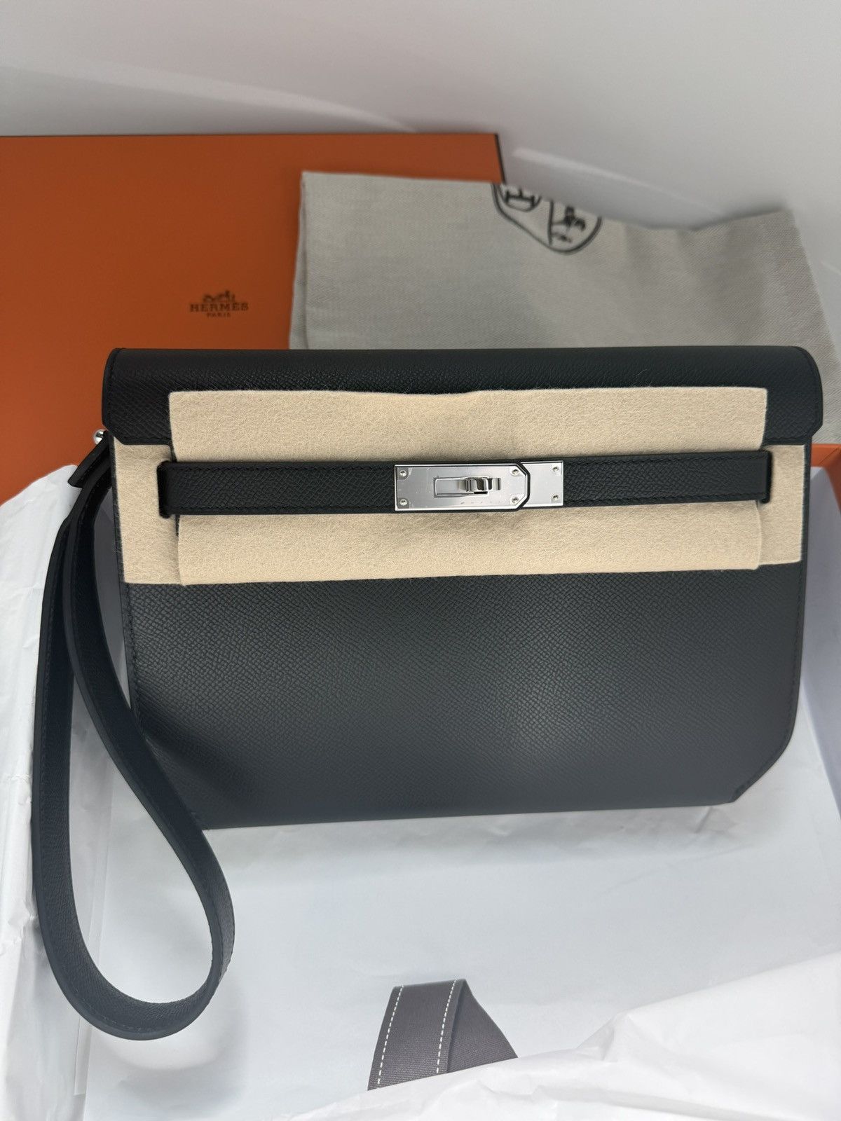 Hermes New Hermes Kelly Depeches 25 Pouch Black Calfskin Leather Size ONE SIZE - 15 Thumbnail