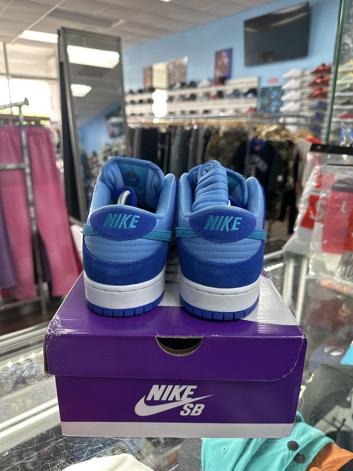 Nike SB Nike SB Dunk Low Blue Raspberry Size US 12 / EU 45 - 6 Thumbnail