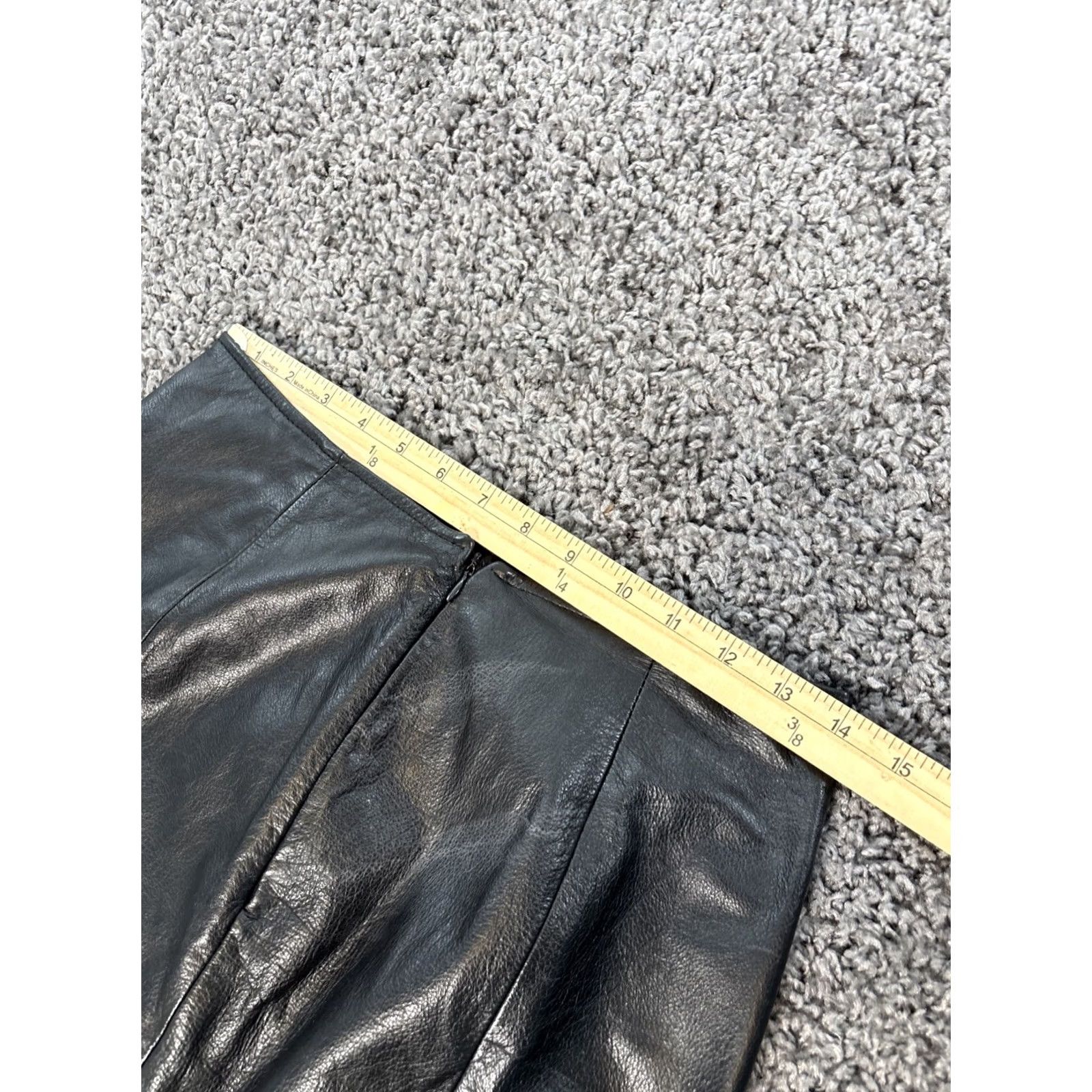 Vintage VINTAGE Wilsons Leather Skirt Womens 28 Black Mini 90s Boho 80s Slit Pockets High Rise Size 28" / US 6 / IT 42 - 4 Thumbnail