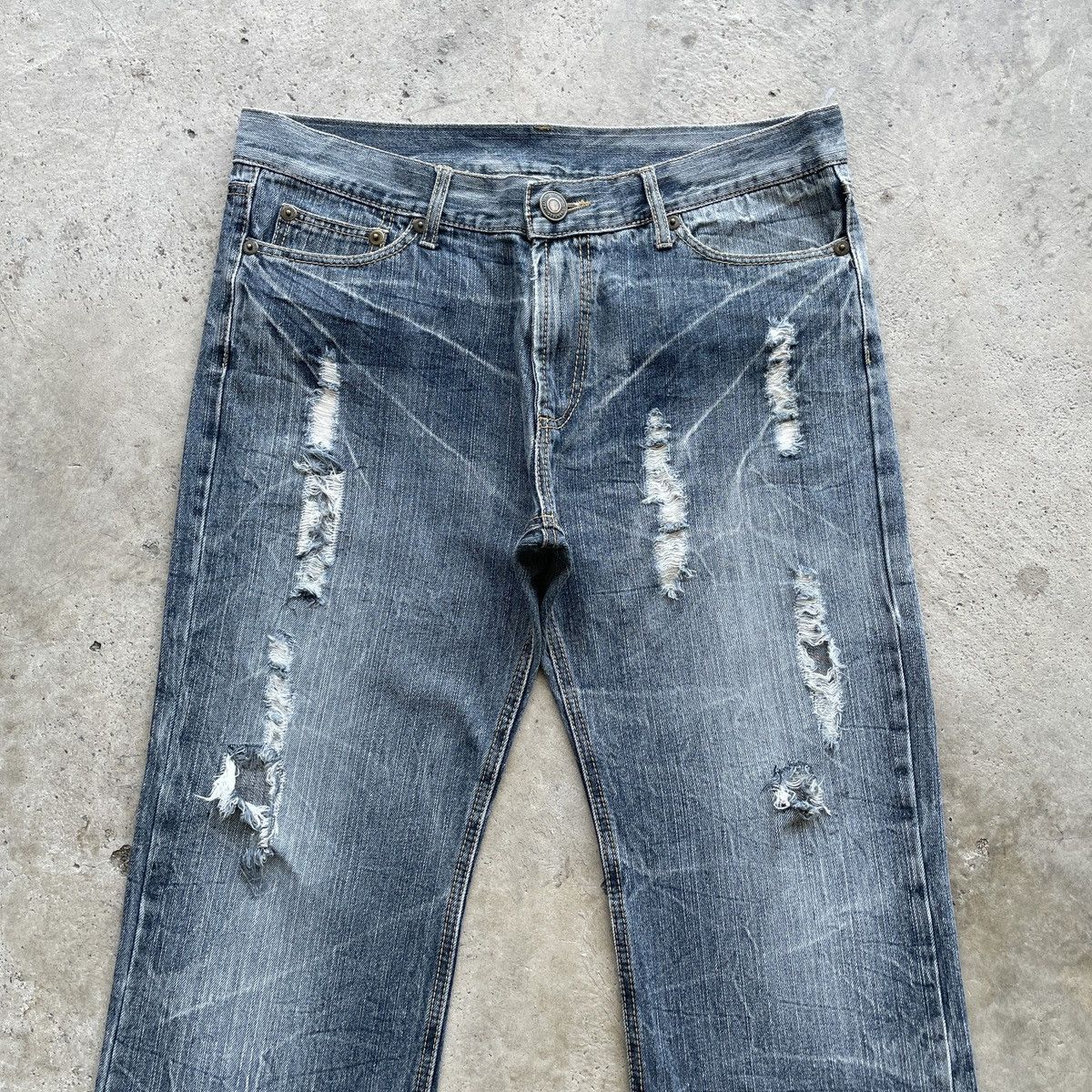 Japanese Brand Vintage Japanese Jeans Distressed Faded Denim Pants W36x27 Size US 36 / EU 52 - 3 Thumbnail