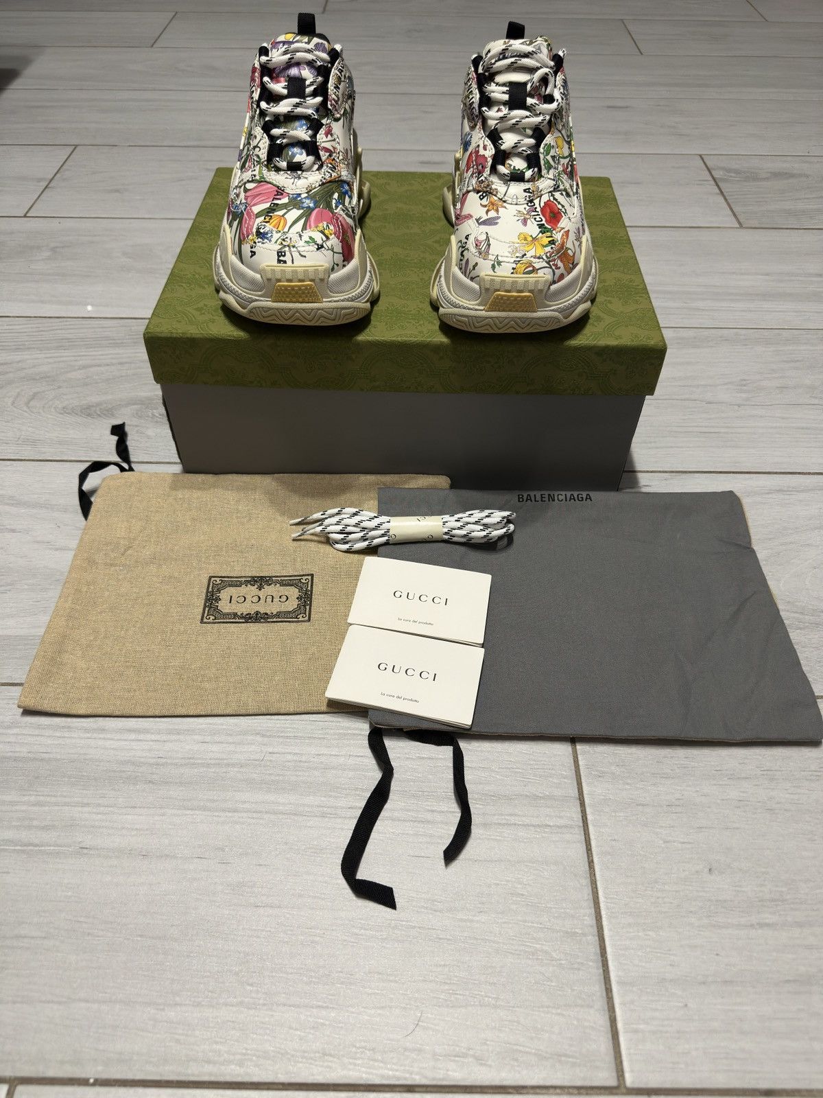 Balenciaga × Gucci Balenciaga x Gucci Triple S Floral Size US 6 / IT 36 - 7 Thumbnail