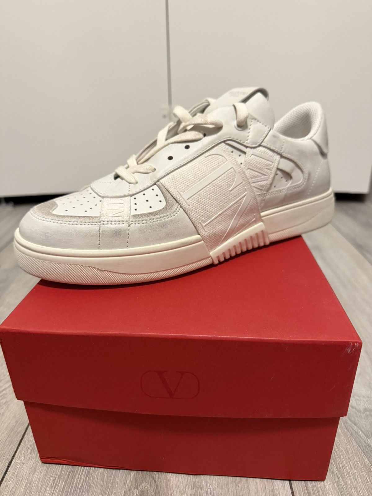 Valentino Valentino Garavani VL7N Distressed-effect Size US 9 / EU 42 - 9 Thumbnail