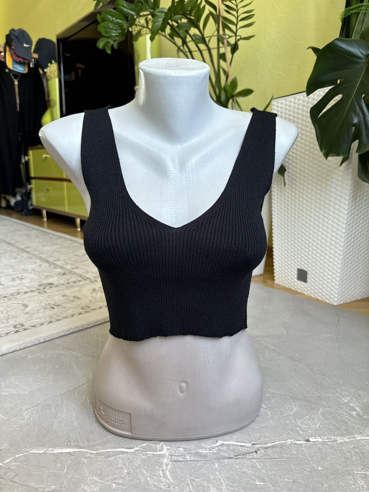 Roberto Cavalli Vintage Y2K Roberto Cavalli Ribbed Crop Top V-Neck Avantgard Size XS / US 0-2 / IT 36-38 - 3 Thumbnail
