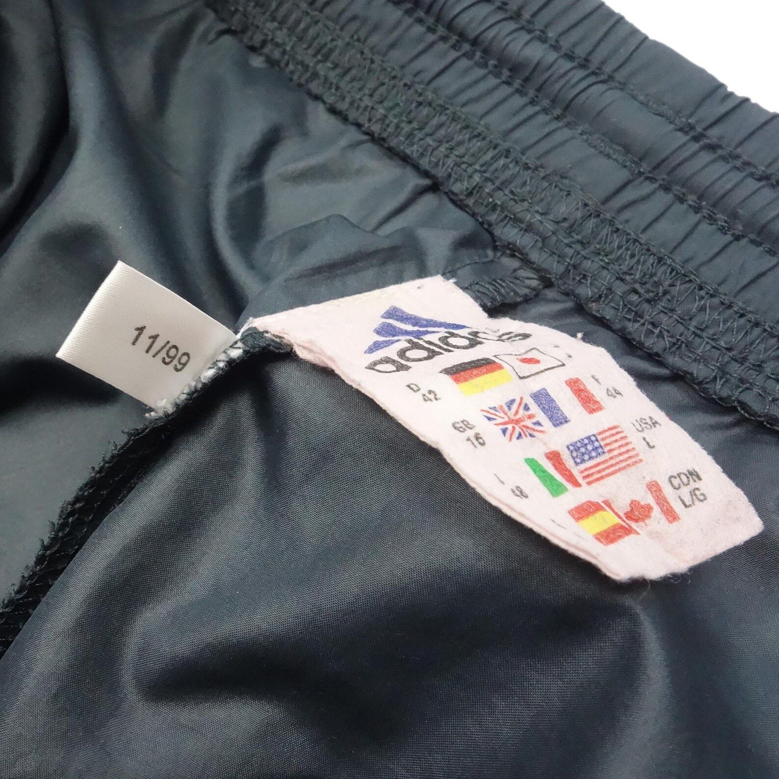 Adidas × Vintage Vintage 90s ADIDAS Gray Shorts Size L / XL Size US 38 / EU 54 - 5 Thumbnail