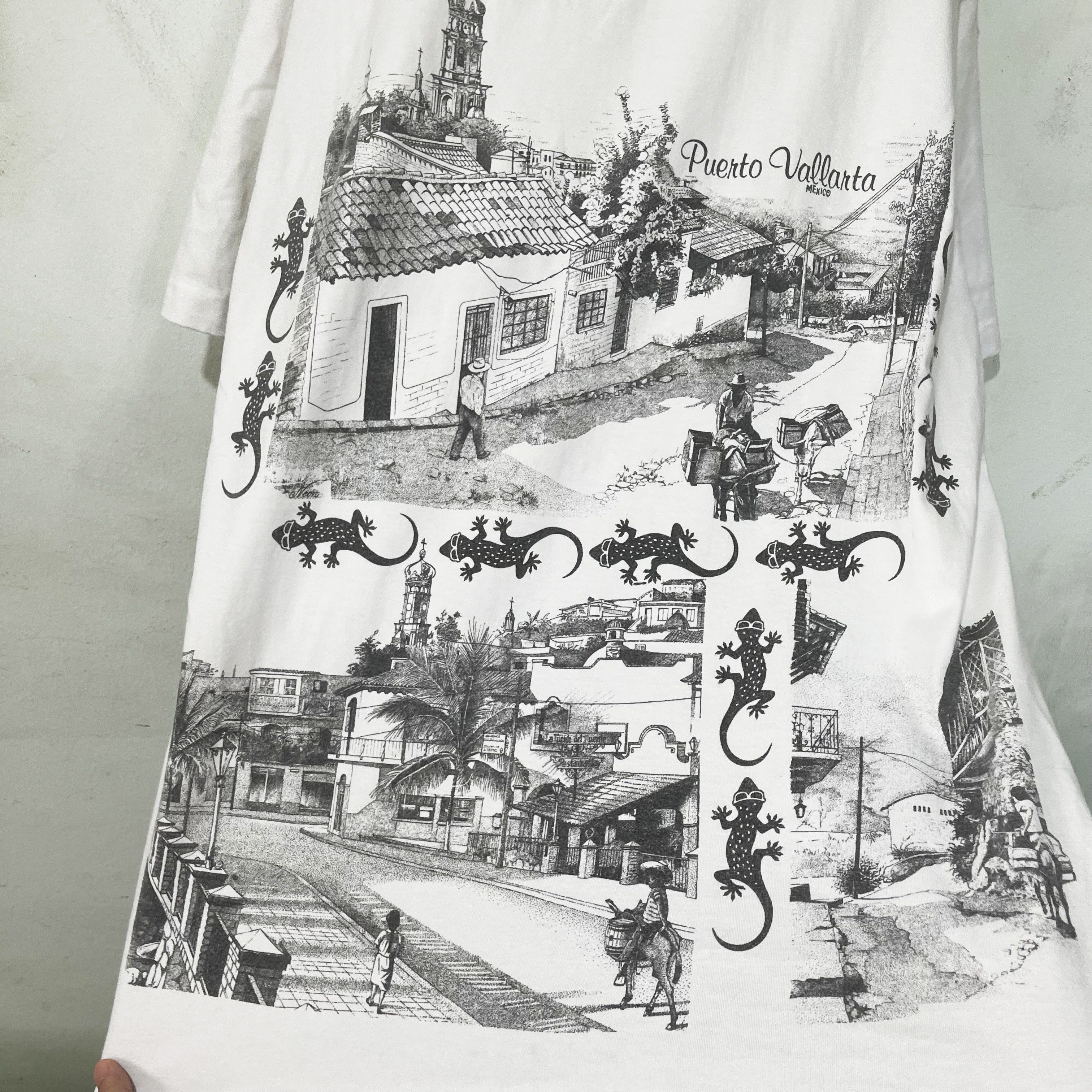 Vintage Vintage 90s Puerto Vallarta Mexico T-Shirt Size US XL / EU 56 / 4 - 5 Thumbnail