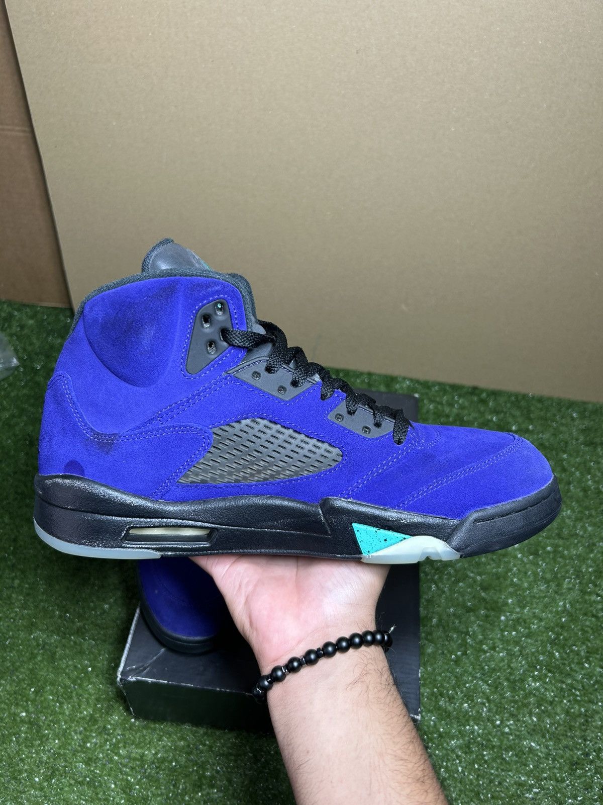 Jordan Brand Jordan 5 alternate grape 2020 Size US 9.5 / EU 42-43 - 4 Thumbnail