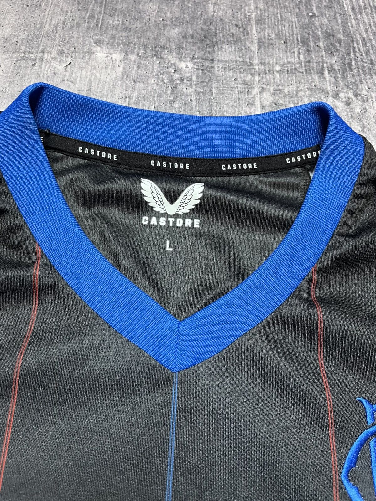 Castore RANGERS JERSEY FOURTH FOOTBALL SHIRT 2022 - 2023 MEN sz L Size US L / EU 52-54 / 3 - 9 Thumbnail