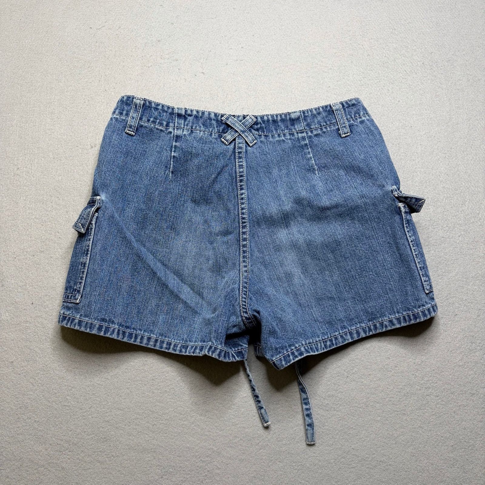 Express Express Bless Denim Cargo Shorts Women 3/4 Low Rise Y2K Size 28" / US 6 / IT 42 - 3 Thumbnail