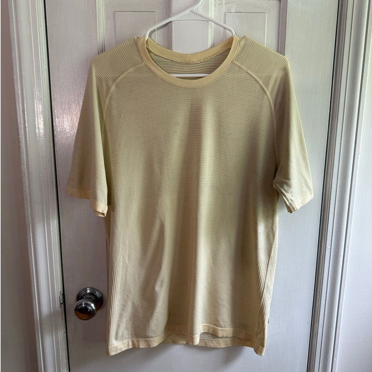 Lululemon Lululemon Men's Size Medium Short Sleeve Waffle Knit EUC Size US M / EU 48-50 / 2 - 1 Thumbnail
