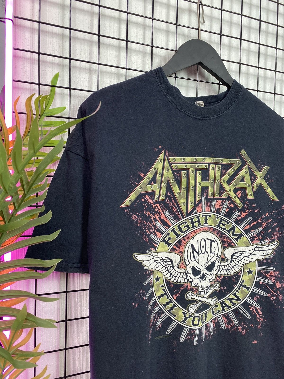 Band Tees Anthrax “fight em till you can’t” T-Shirt Men oversized L Size US XXL / EU 58 / 5 - 3 Thumbnail