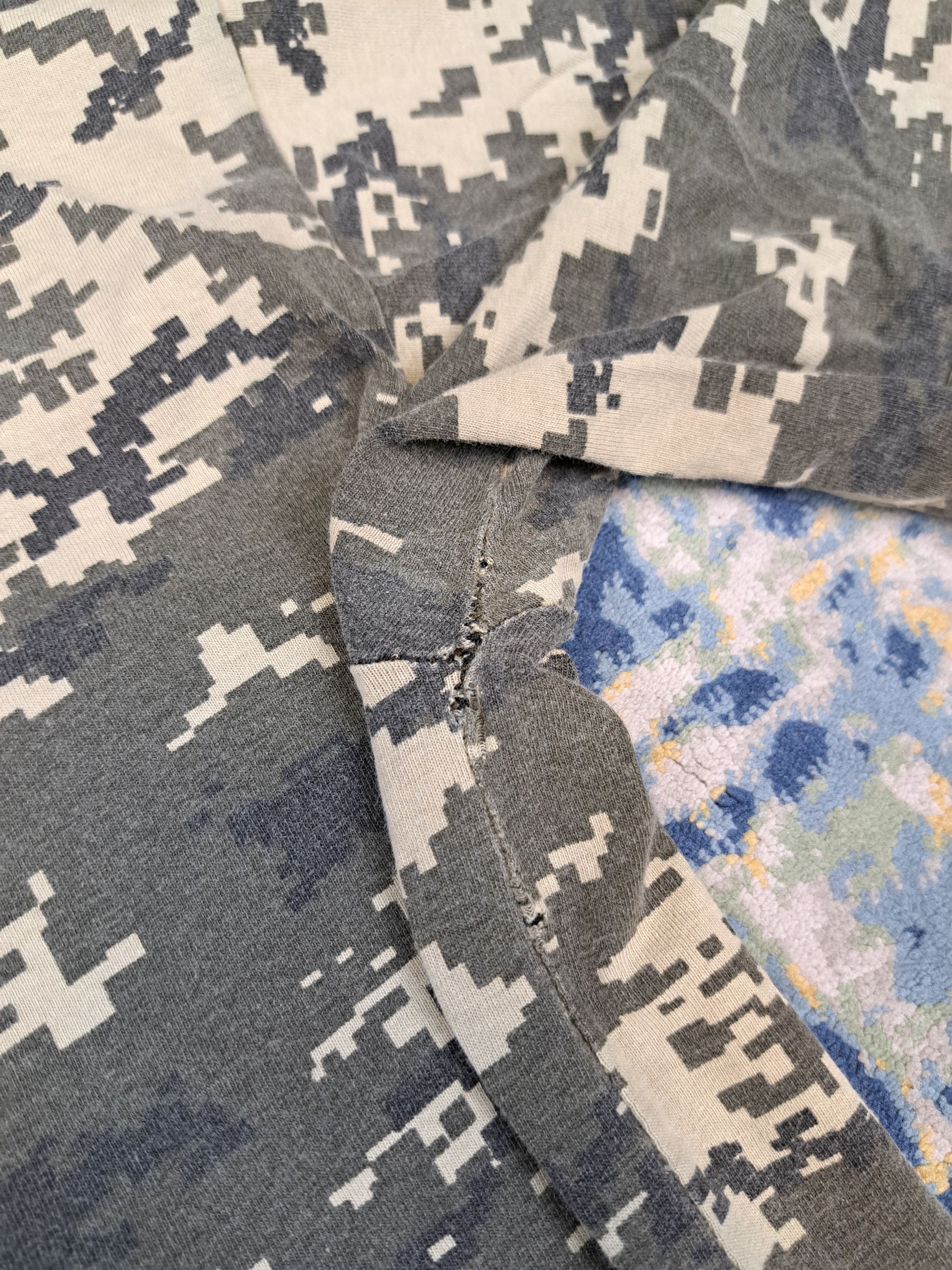 Vintage Vintage 90s Digital Camo Military Tee Archive Army Size US L / EU 52-54 / 3 - 6 Thumbnail