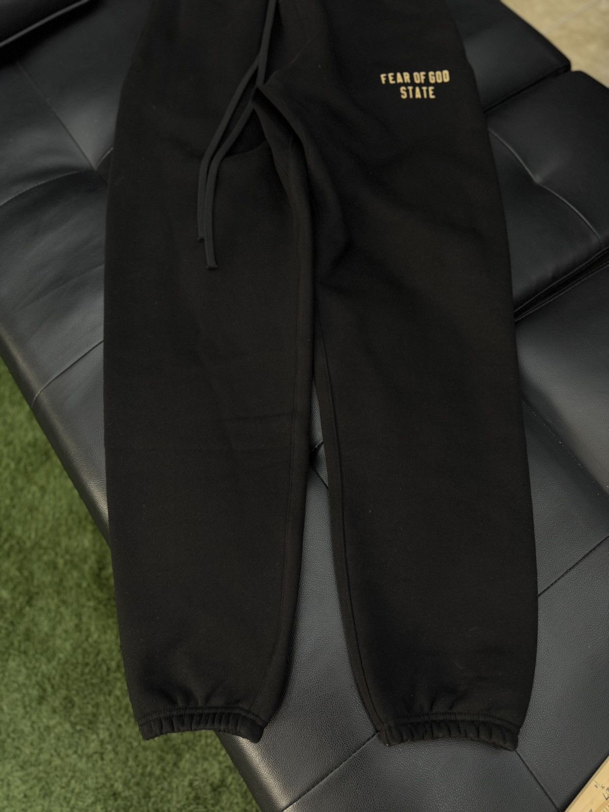 Essentials Fear Of God Essentials Black Sweatpants Size M 🧼 Size US 30 / EU 46 - 2 Thumbnail