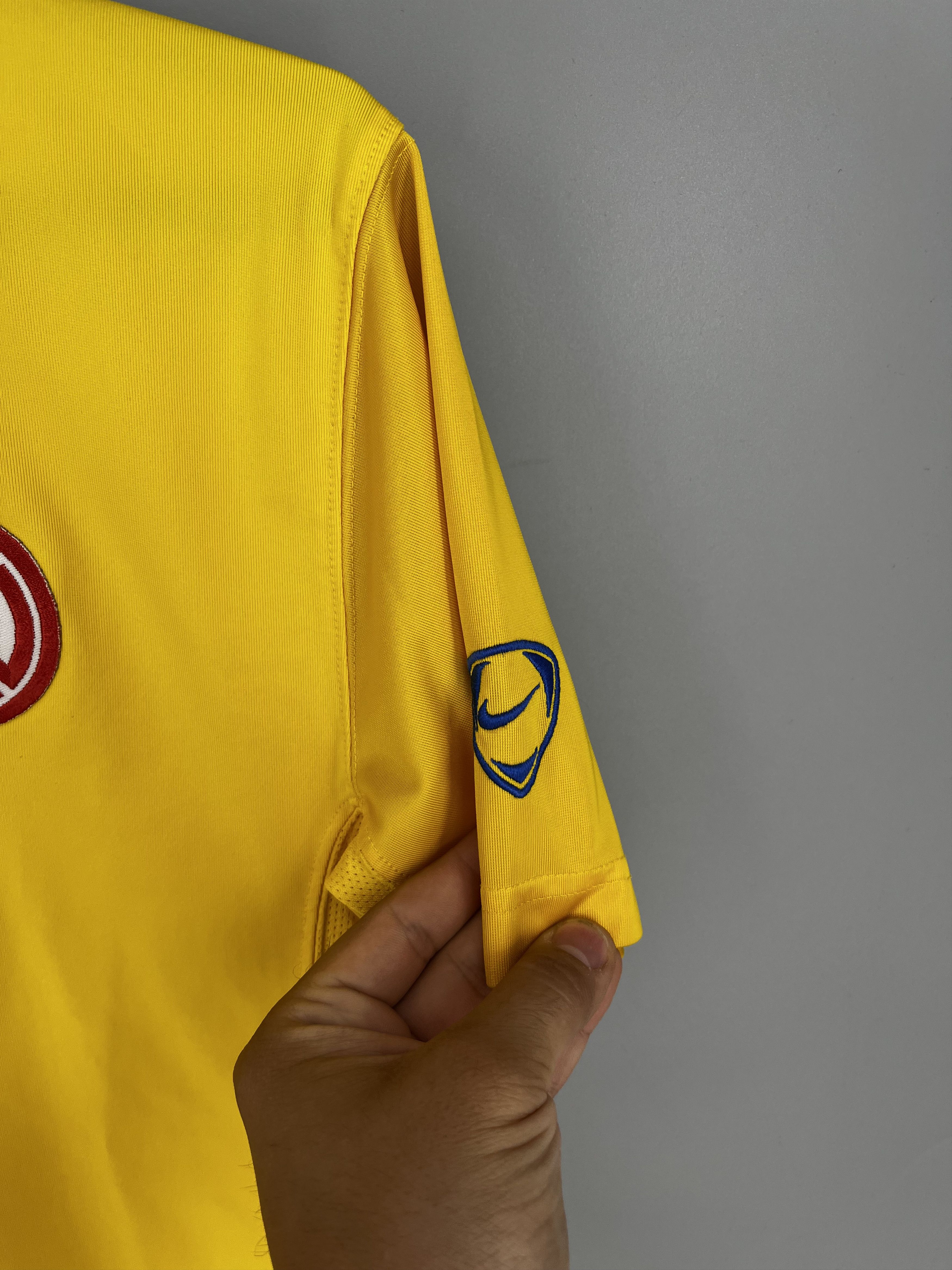 Nike Vintage Nike Rot Weiss Essen RWE Yellow Rare Jersey Shirt Size US XS / EU 42 / 0 - 9 Thumbnail
