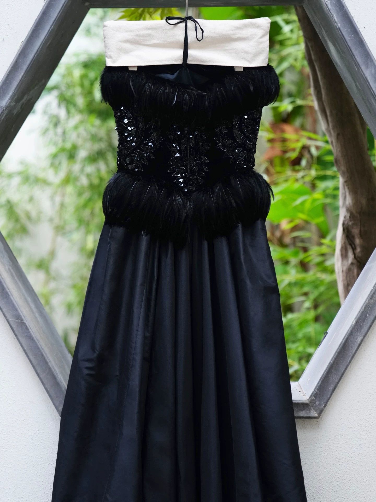 Vintage Vintage Strapless Beaded Feather Velvet Taffeta Dress Size S / US 4 / IT 40 - 9 Thumbnail