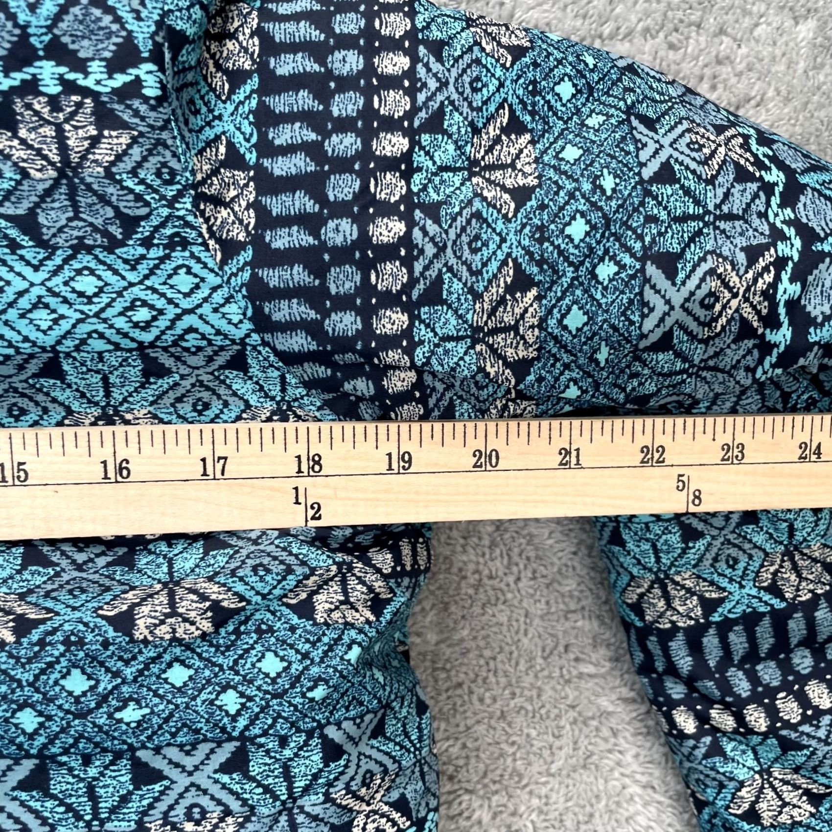 Vintage Columbia Girls Large Blue Geometric Aztec Puffer Jacket Hooded Full Zip Coat Size L / US 10 / IT 46 - 8 Thumbnail