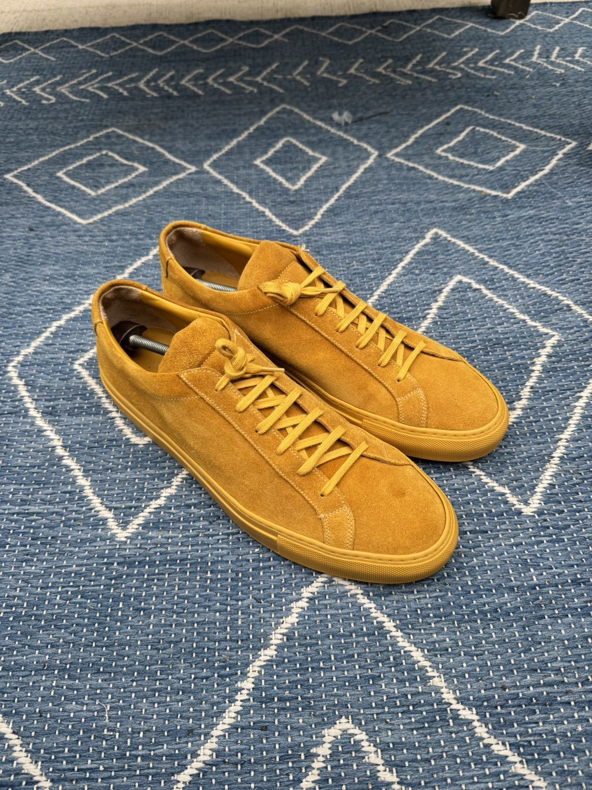 Common Projects Common Projects Achilles low yellow suede size 45–12 Size US 12 / EU 45 - 2 Thumbnail