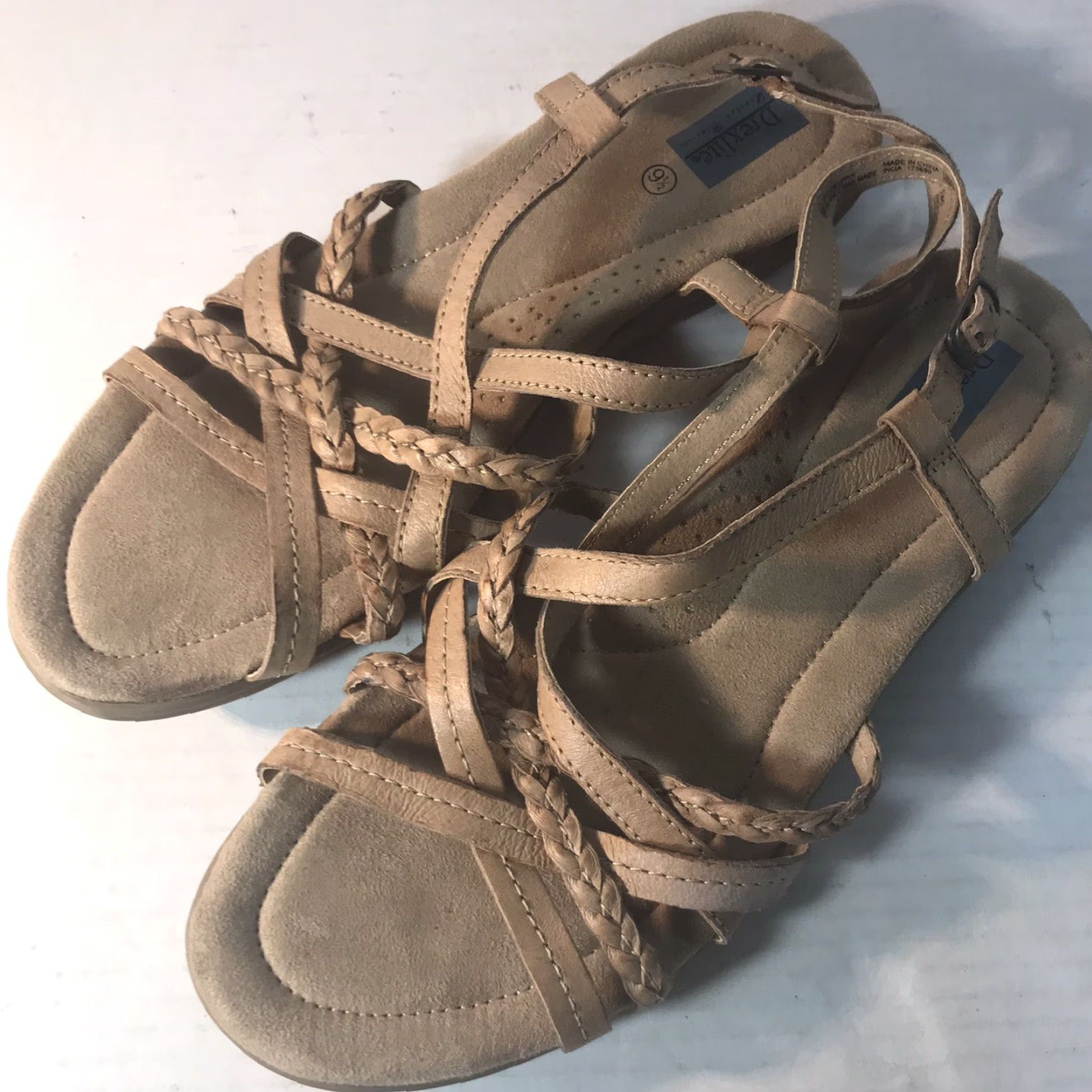Vintage Drexlite Leather Classics Women’s Beige Strappy Flat Sandals Size 9.5M Casual Comfort Size US 9.5 / IT 39.5 - 2 Thumbnail