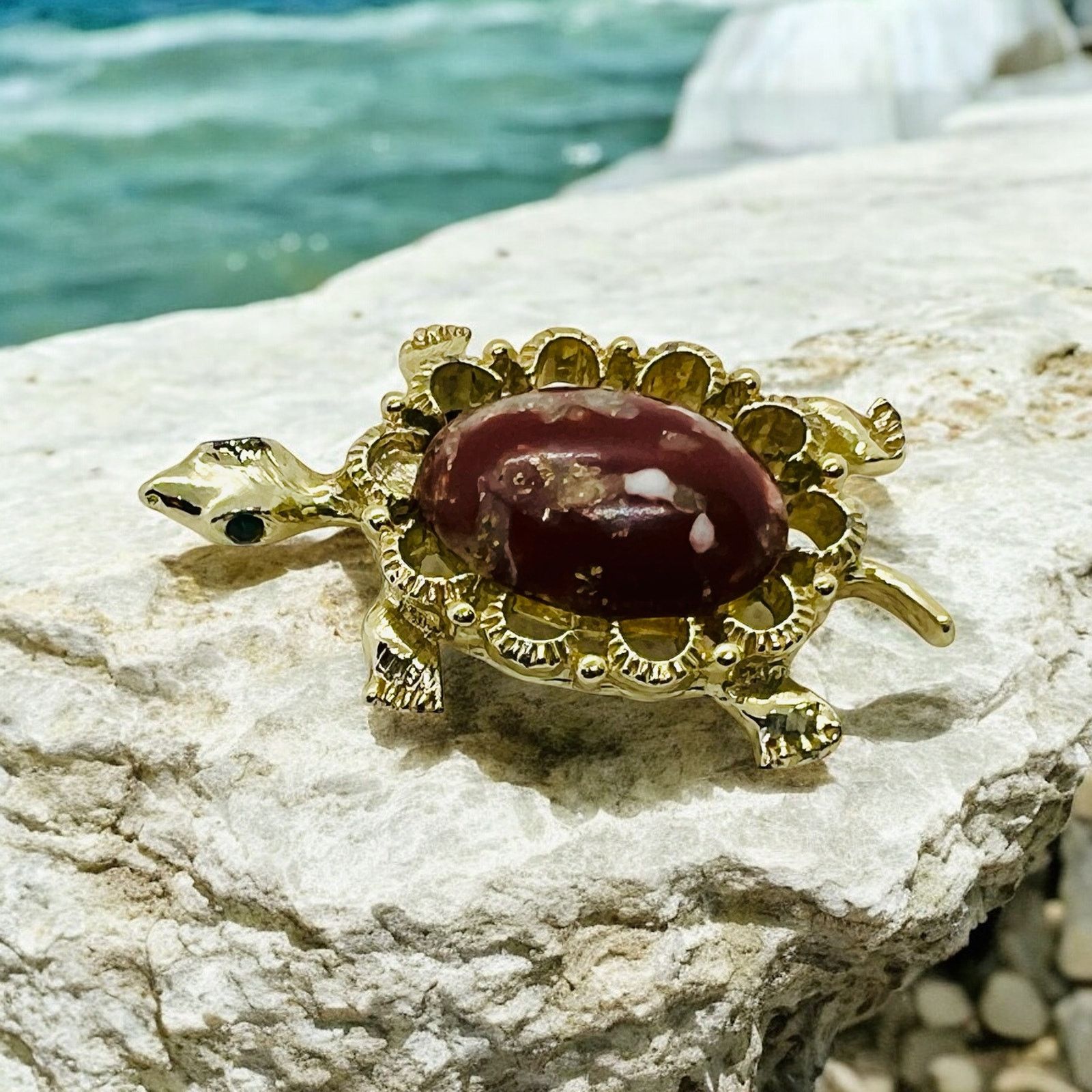 Vintage Turtle Brooch-Thermoset Faux Jasper-Gold Tone-Green Size ONE SIZE - 3 Thumbnail