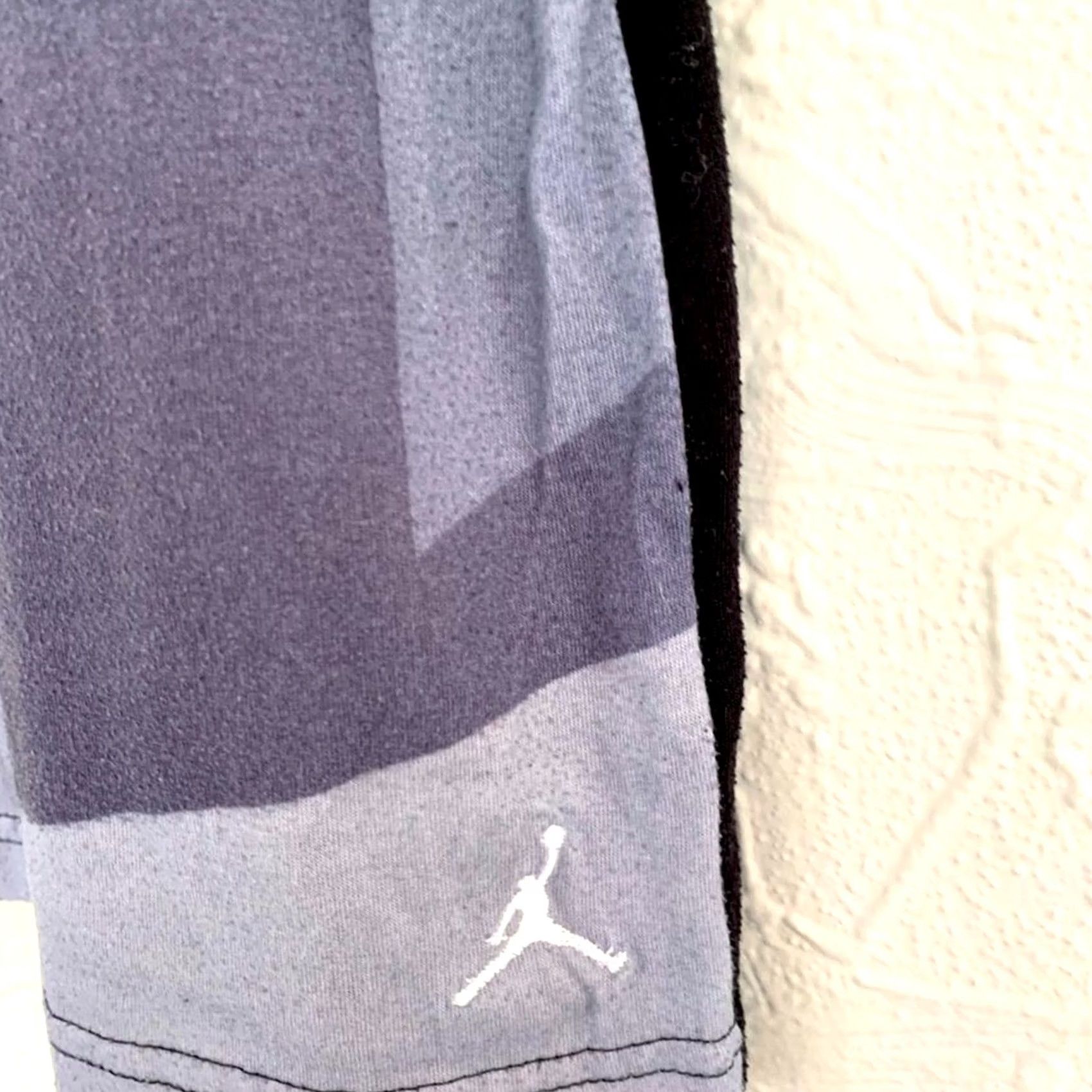 Jordan Brand MEN'S NIKE AIRJORDAN BRAND ALL OVER PRINT AOP CLASSIC SHIRT SIZE M BLACK Size US M / EU 48-50 / 2 - 3 Thumbnail