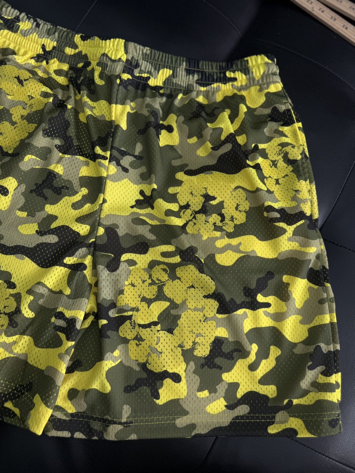 DENIM TEARS Denim Tears Mesh Summer Shorts Yellow Camo Size XXL (NEW) Size US 38 / EU 54 - 4 Thumbnail