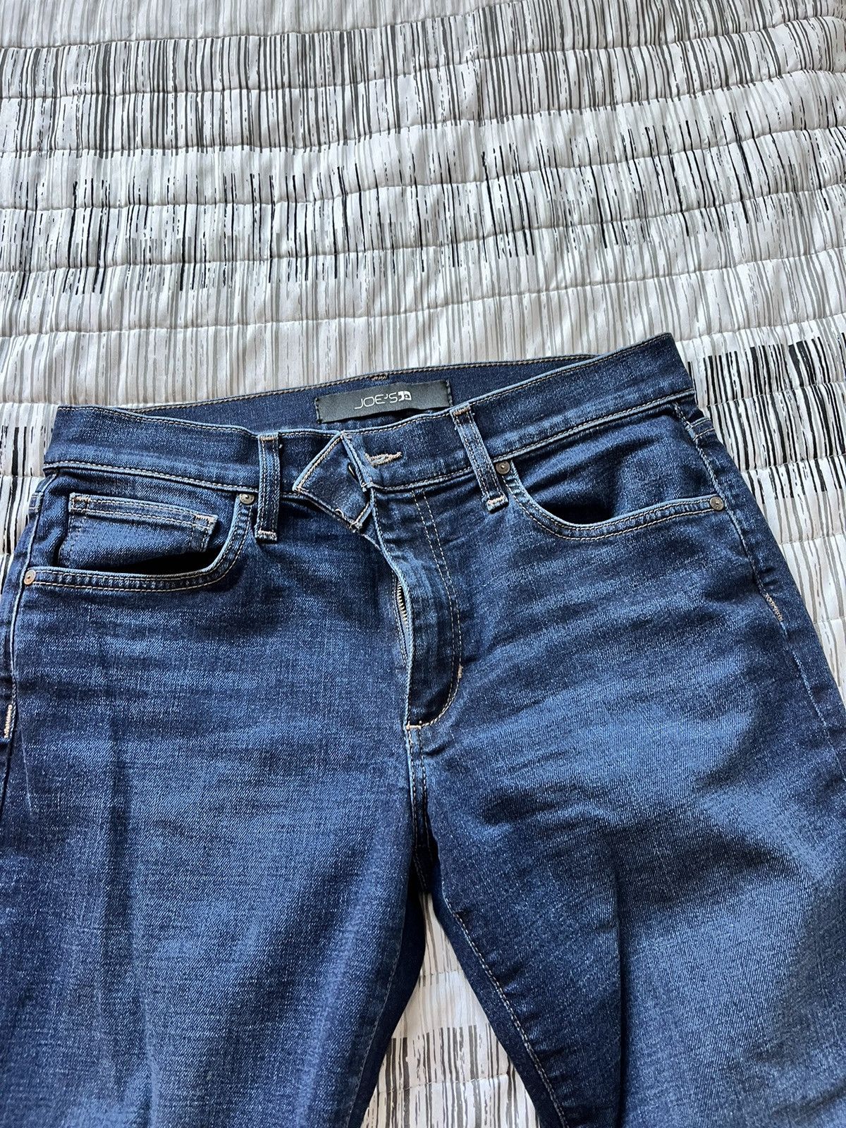 Joe's Joe’s Jeans Lightly Worn dark wash Size US 31 - 4 Thumbnail