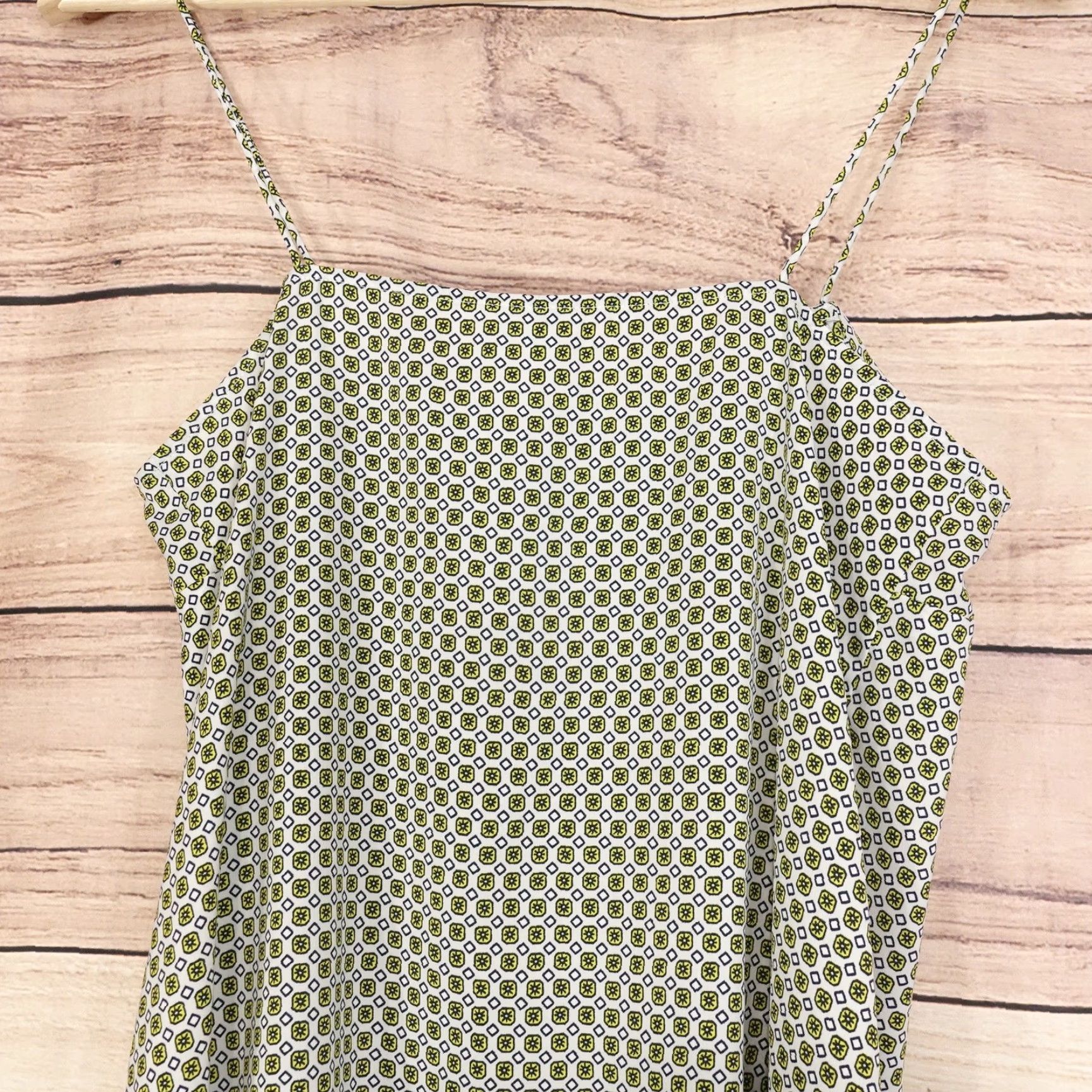 J.Crew J.CREW Shirt Womens 4 Green Tanktop Sleeveless Geometric Print Summer -35 Size S / US 4 / IT 40 - 5 Thumbnail