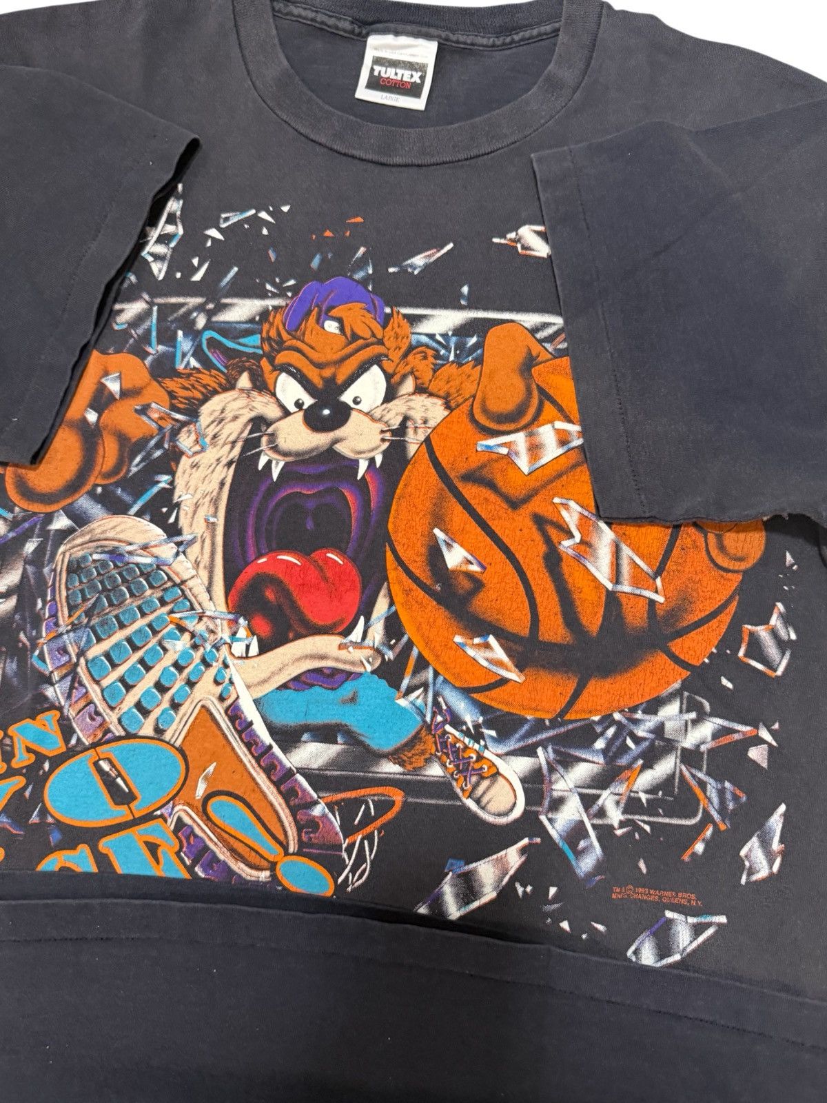 Tultex Vintage 1993 Tasmanian Devil Shattered Backboard Glass TEE Size US L / EU 52-54 / 3 - 10 Thumbnail