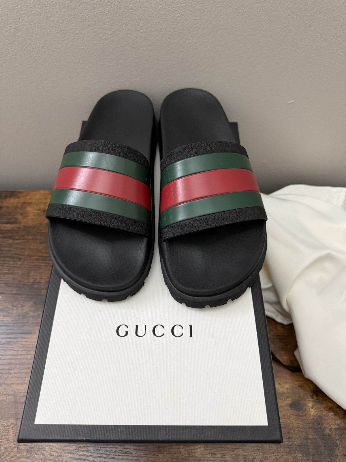 Gucci Mens gucci slide, mens size 9 Size US 9 / EU 42 - 1 Thumbnail