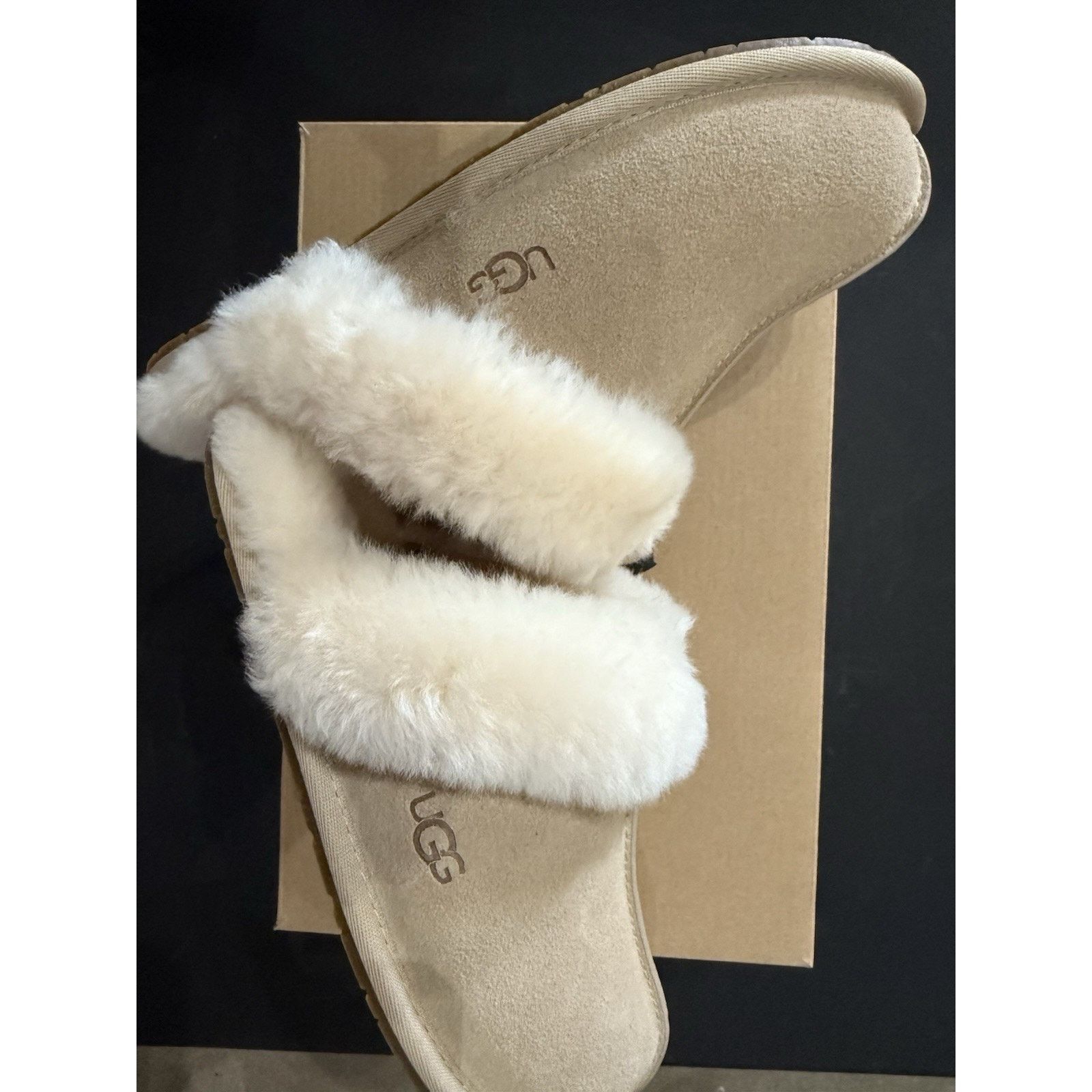 Ugg UGG WOMENS SCUFFETTE II SLIPPER SIZE US 6 SUEDE/WOOL ~ SAND Size US 6 / IT 36 - 2 Thumbnail