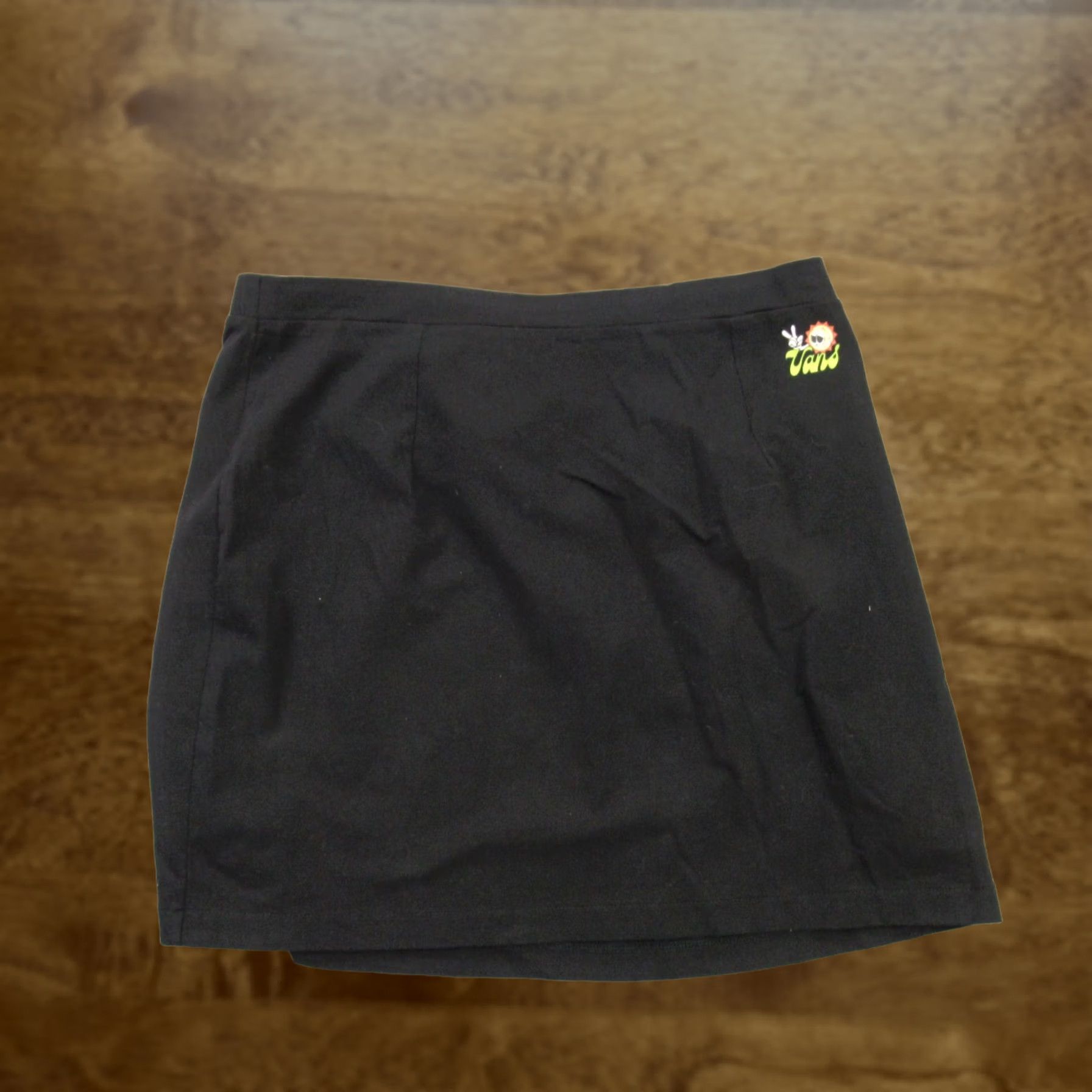 Vans VANS Skirt Womens XL Lightweight Outdoor Black Pullon Midi Skirt Flare Pockets Casual Size 40" / US 18 - 1 Thumbnail