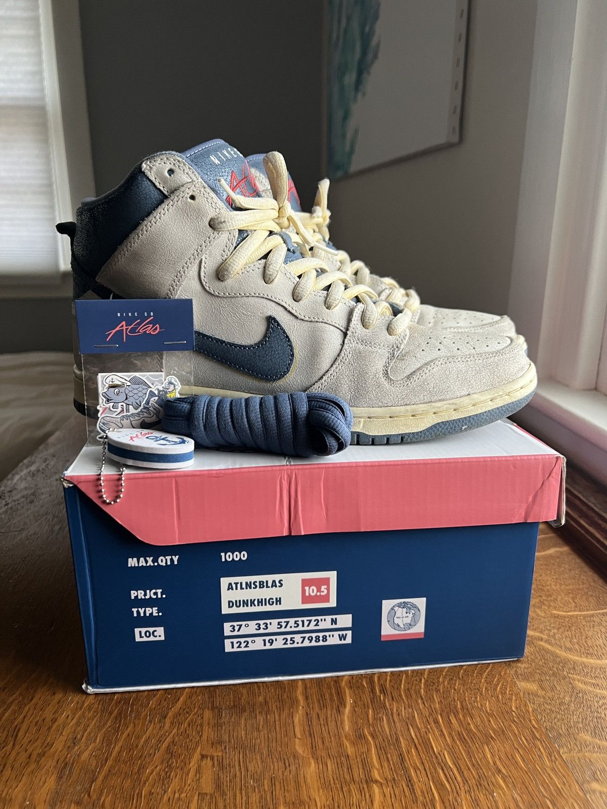 sb dunk high lost at sea